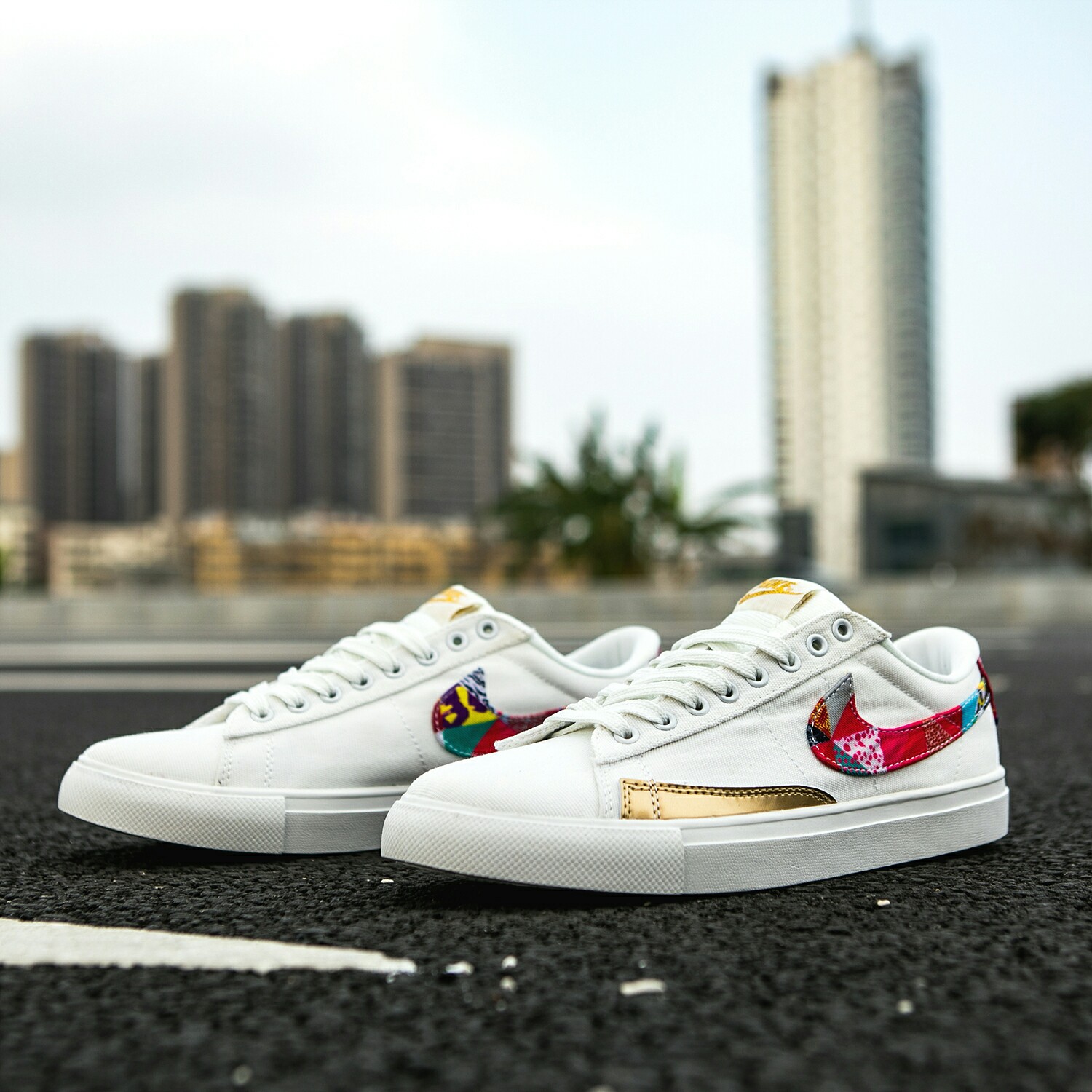 120<br />真标 Nike Blazer Low Le2019新款开拓者帆布己亥猪年彩绘 休闲帆布鞋  码数36 36.5 37.5 38 38.5 39 40 40.5 41 42 42.5 43 44