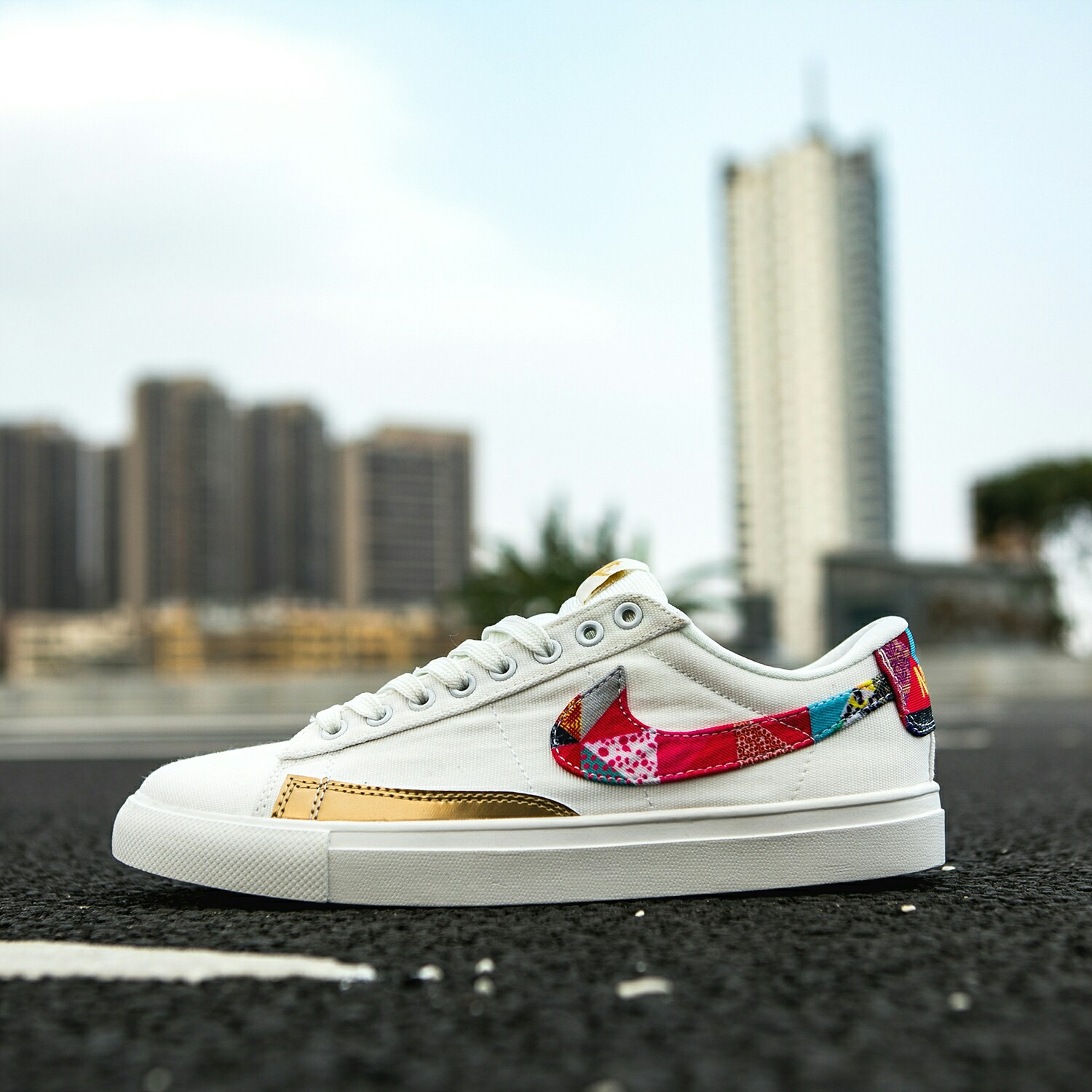 120<br />真标 Nike Blazer Low Le2019新款开拓者帆布己亥猪年彩绘 休闲帆布鞋  码数36 36.5 37.5 38 38.5 39 40 40.5 41 42 42.5 43 44