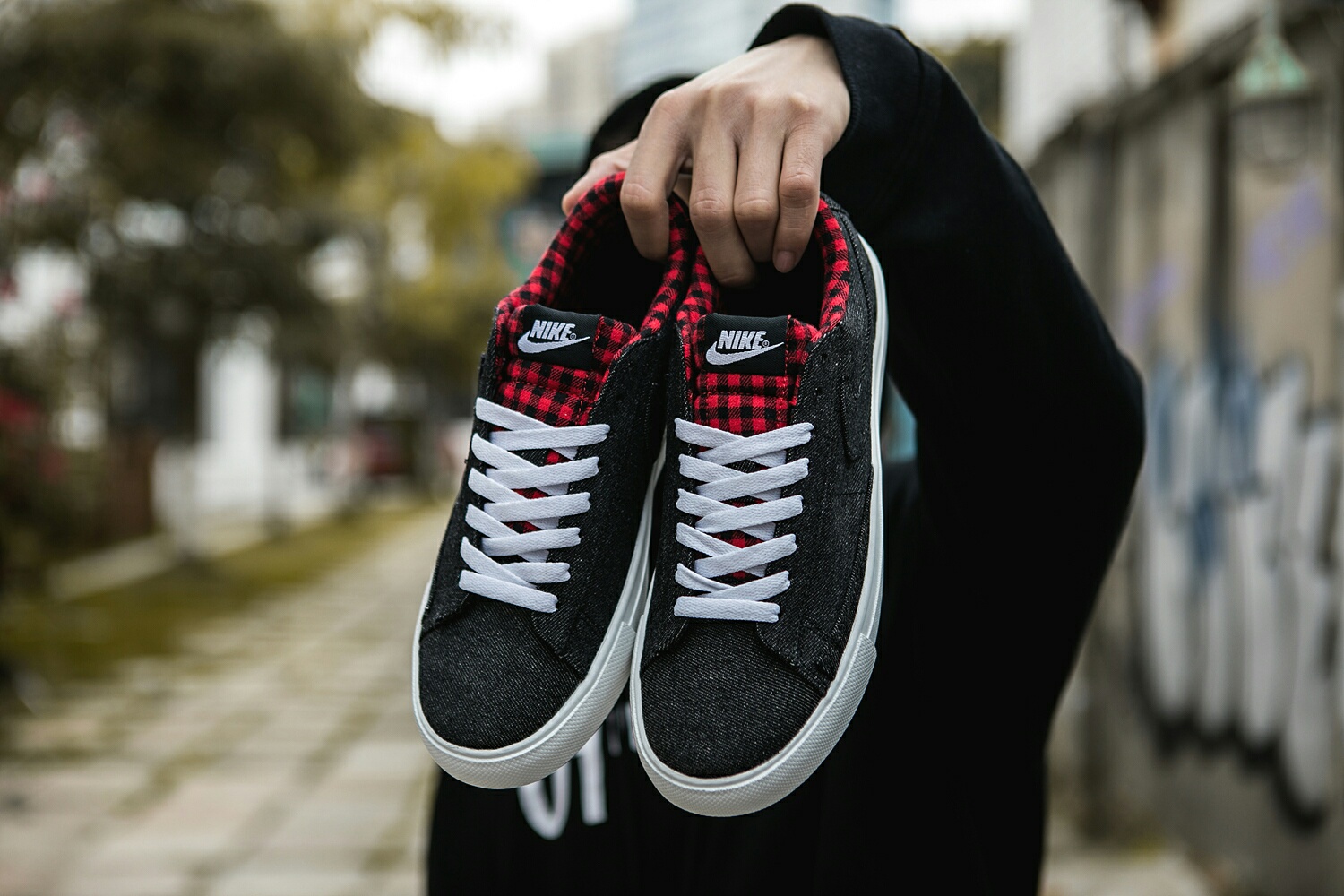 1，20<br />真标 Nike Blazer Low Le2019新款开拓者帆布己亥猪年彩绘 休闲帆布鞋  码数36 36.5 37.5 38 38.5 39 40 40.5 41 42 42.5 43 44