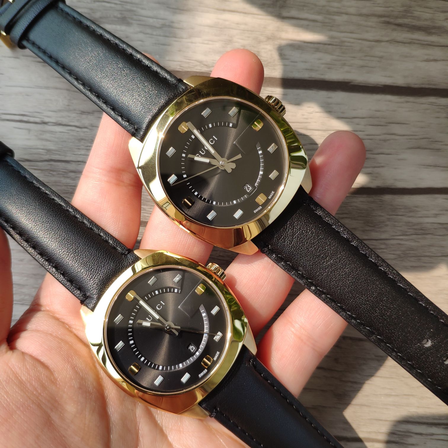 NO:388486,Bill: Original box: 30 Gucci GUCCl latest couple fashionable and atmospheric men's watch 41mm diameter, women's watch 37mm. 2016 Basel Watch and Jewelry Exhibition] Gucci happily launched the GG2570 watch to bring a new case shape to Gucci watch - rounded square design, a watch with polished steel bezel, with a more classical appearance. The sunburst surface interprets the classic Gucci logo in three-dimensional way. The dial and watch steel strip are made of 316 stainless steel, anti-reflective sapphire crystal mirror; calfskin strap; waterproof 50 meters. Supports all inspection methods.,,gucci,gucci,cowhide19860909批: 原盒:30 古驰 GUCCl 最新情侣时尚大气款男表41mm表径,女表37mm.2016巴塞尔钟表珠宝展] Gucci欣然推出GG2570腕表为Gucci腕表带来了一种新的表壳形状 — 圆角方形设计,采用抛光精钢表圈的表款,外观更具古典色彩,旭日纹表面以三维方式演绎Gucci标识性的经典,表盘及表钢带采用316精钢,防反射蓝宝石水晶镜面；小牛皮表带；防水50米.支持一切验货手段.,,gucci,gucci,cowhide,Watch