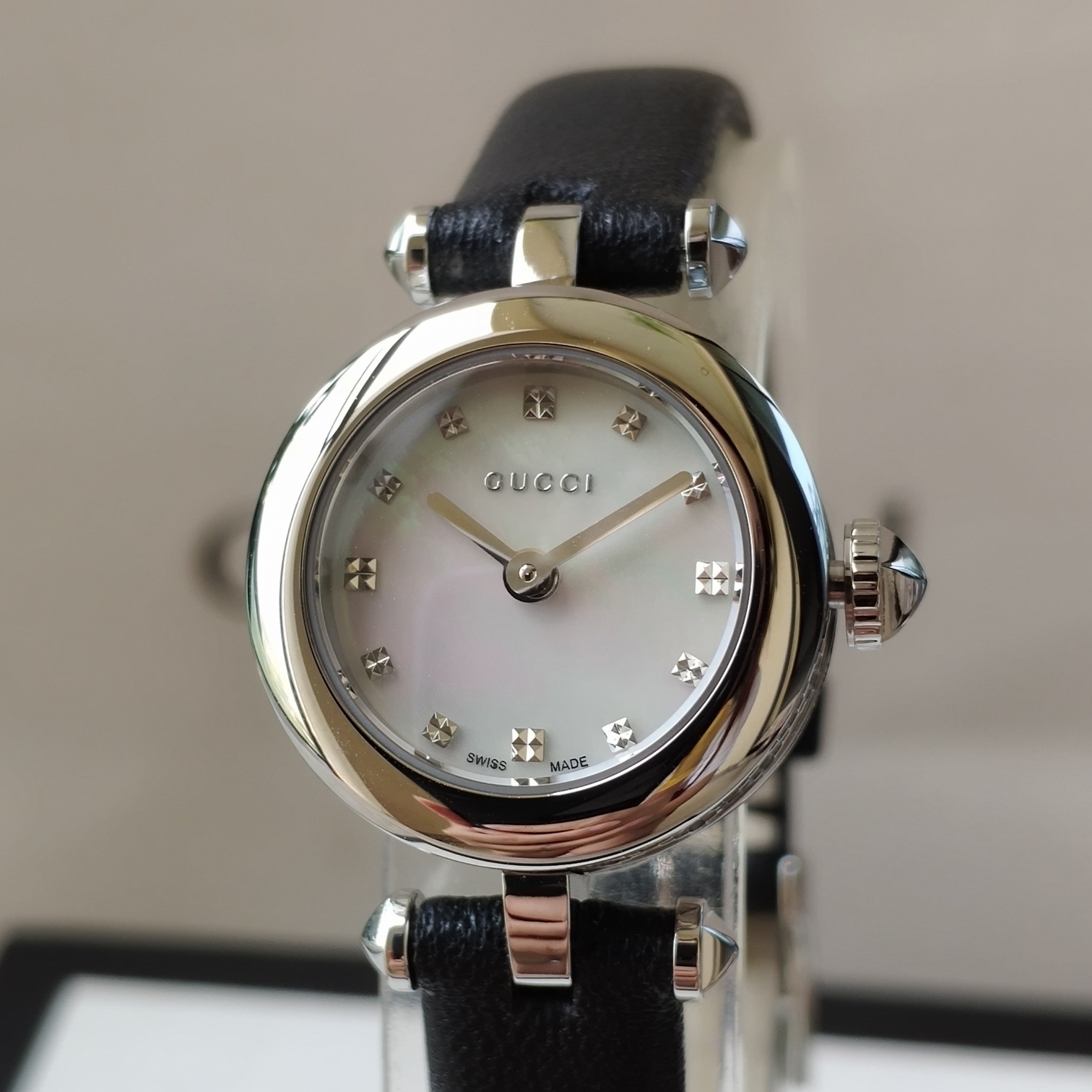 NO:388280,Batch: Original box: 30 GUCCI Gucci latest counter synchronization, quartz women's watch, original Swiss movement, sapphire glass, watch diameter 22mm, calfskin strap, perfect quality, with original box, first-hand price!  ,gucci,gucci,cowhide19860909批: 原盒:30 GUCCI 古驰 最新专柜同步,石英女表,原装瑞士机芯,蓝宝石玻璃,表径22mm,小牛皮表带,完美品质,配原装盒,一手价出！,,gucci,gucci,cowhide,Watch
