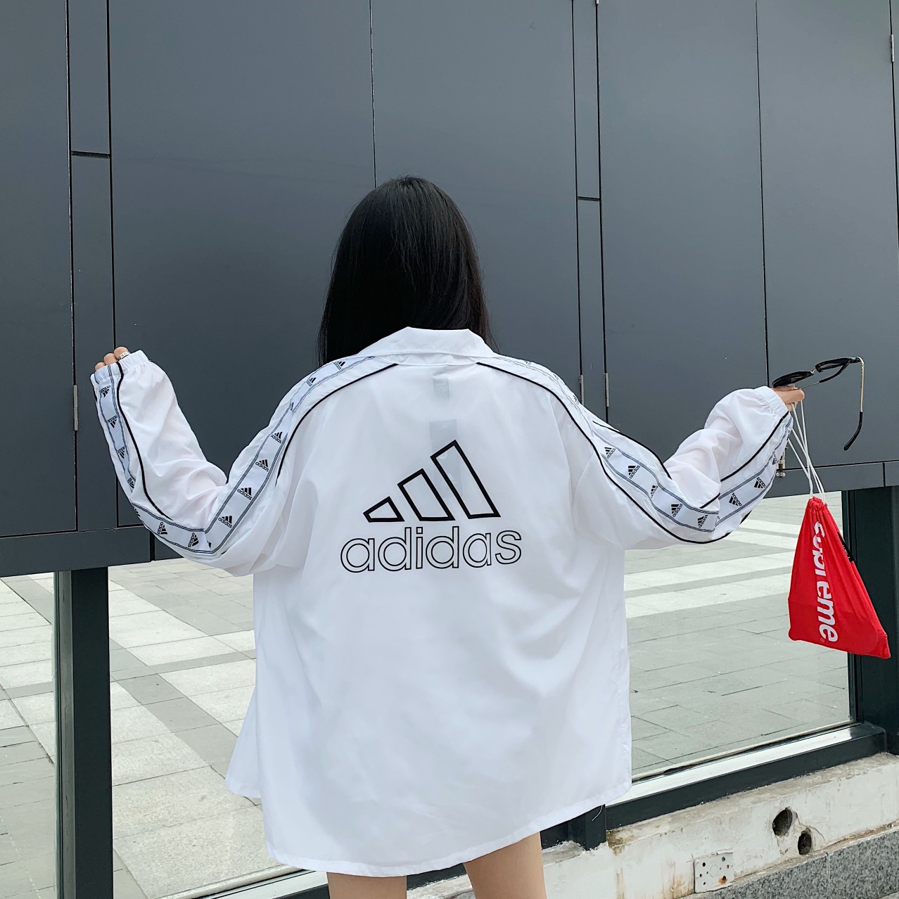 100 Adidas阿迪达斯19年专柜最新款线条拼接串标织带皮肤衣防晒服外套