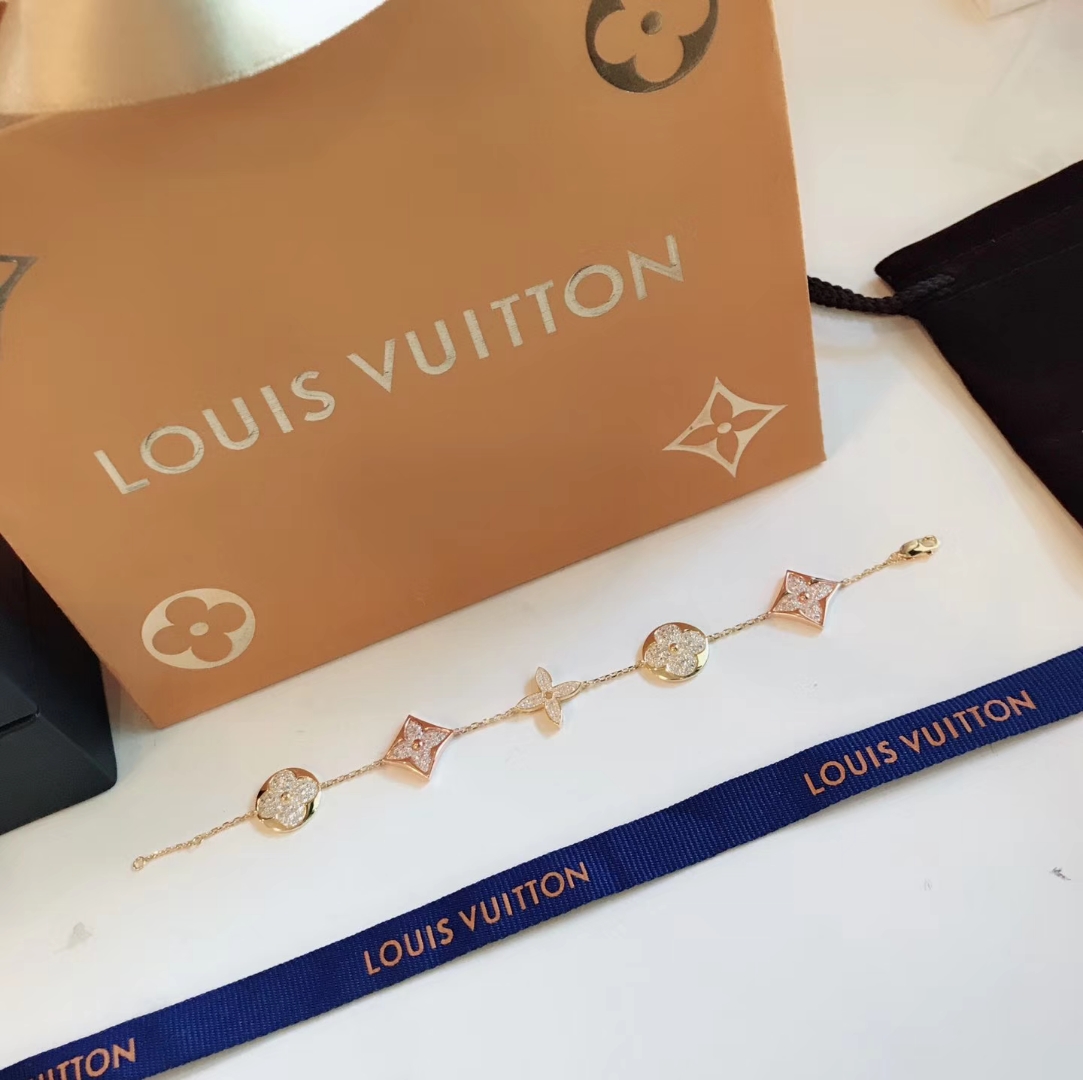 Is it illegal to buy dupe
 Louis Vuitton Jewelry Bracelet Buy High-Quality Fake
 925 Silver