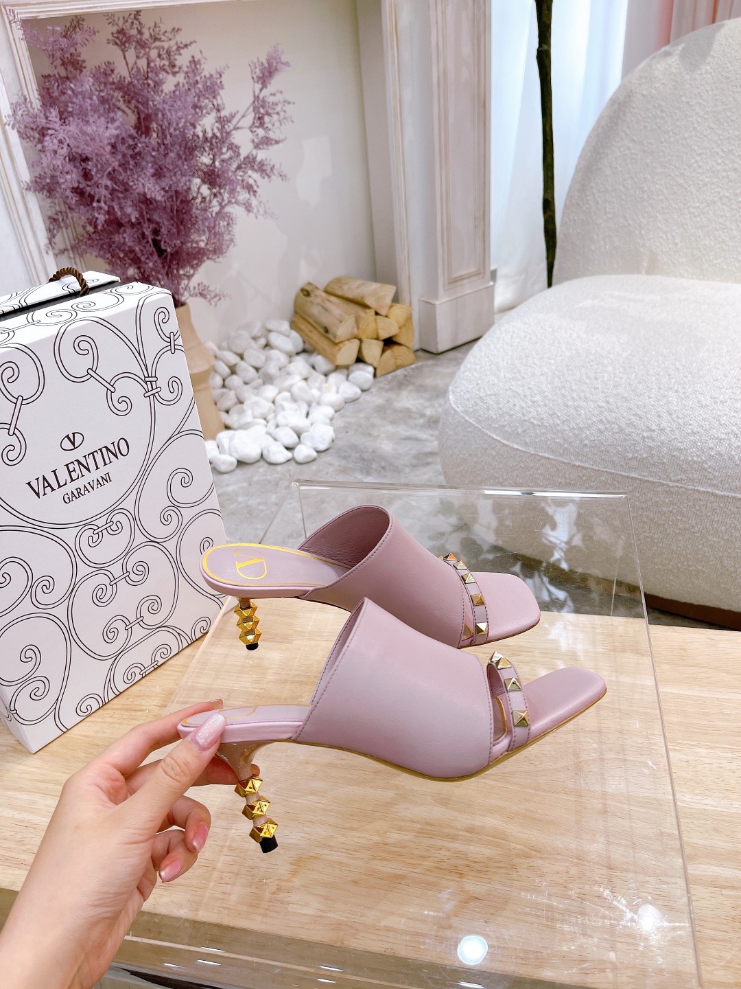 Valentino. Valentino contrarrestar la última serie de detalles perfectos Muy brillante pasarela seri