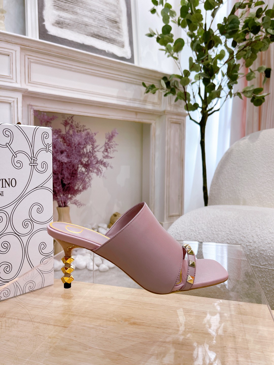Valentino. Valentino contrarrestar la última serie de detalles perfectos Muy brillante pasarela seri