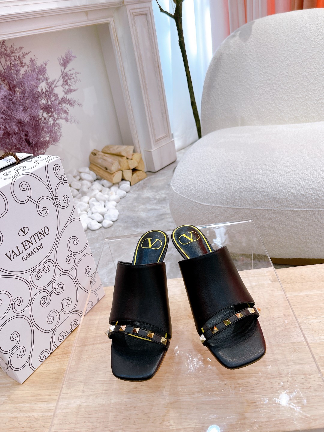 Valentino. Valentino contrarrestar la última serie de detalles perfectos Muy brillante pasarela seri