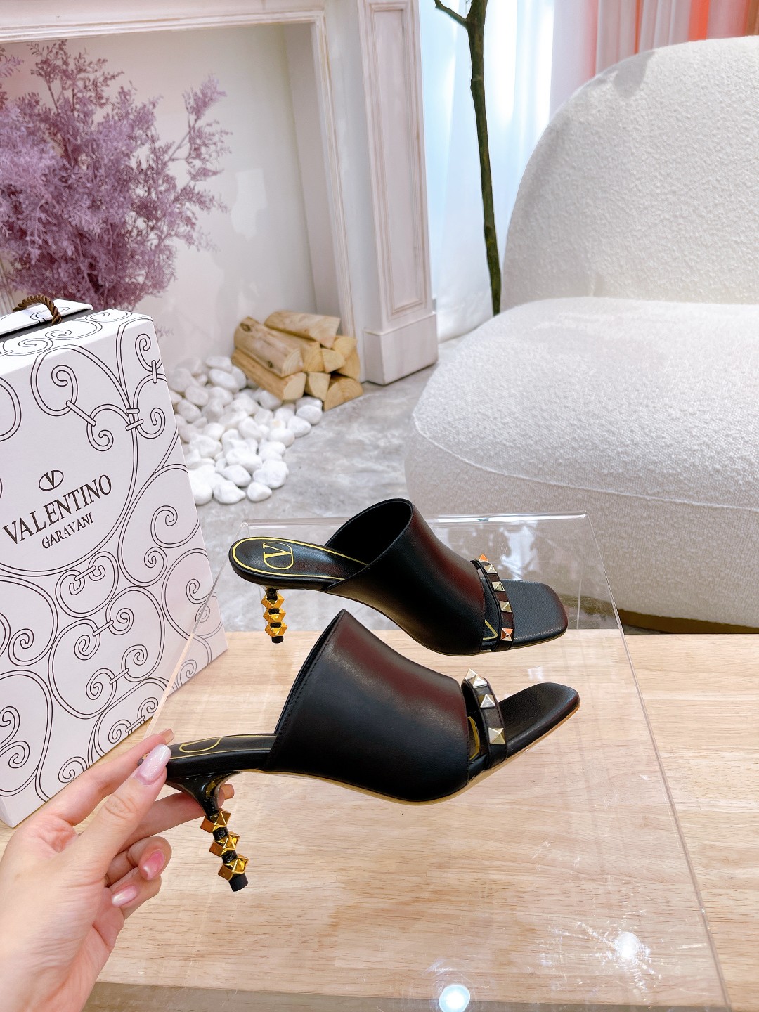 Valentino. Valentino contrarrestar la última serie de detalles perfectos Muy brillante pasarela seri