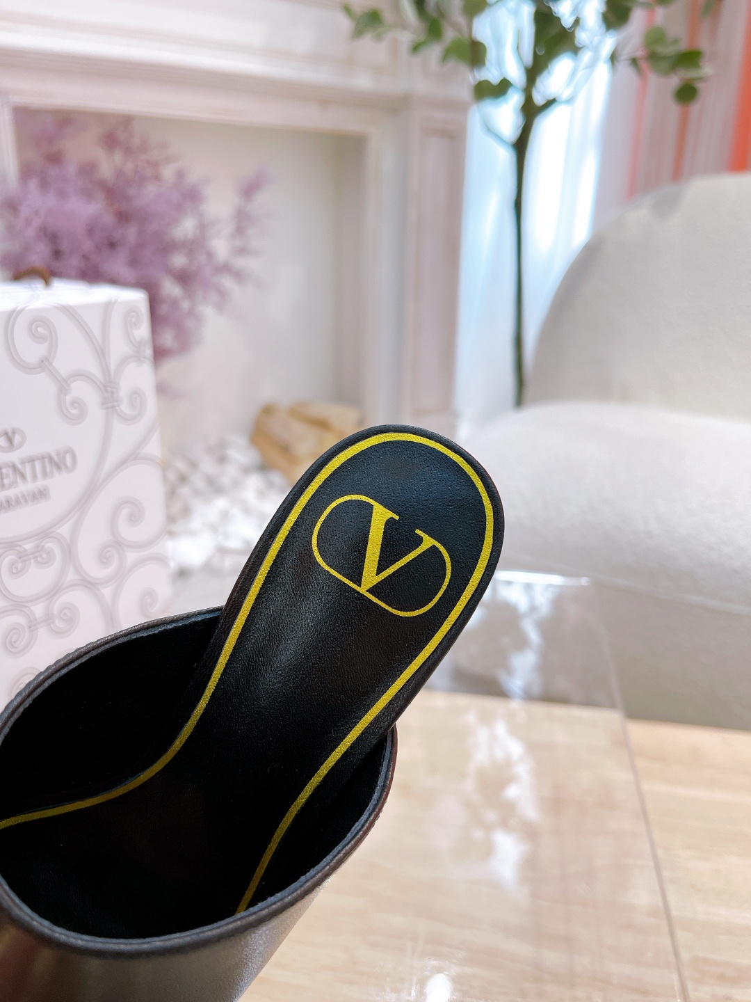Valentino. Valentino contrarrestar la última serie de detalles perfectos Muy brillante pasarela seri