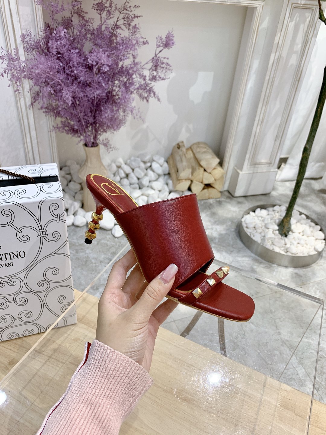 Valentino. Valentino contrarrestar la última serie de detalles perfectos Muy brillante pasarela seri
