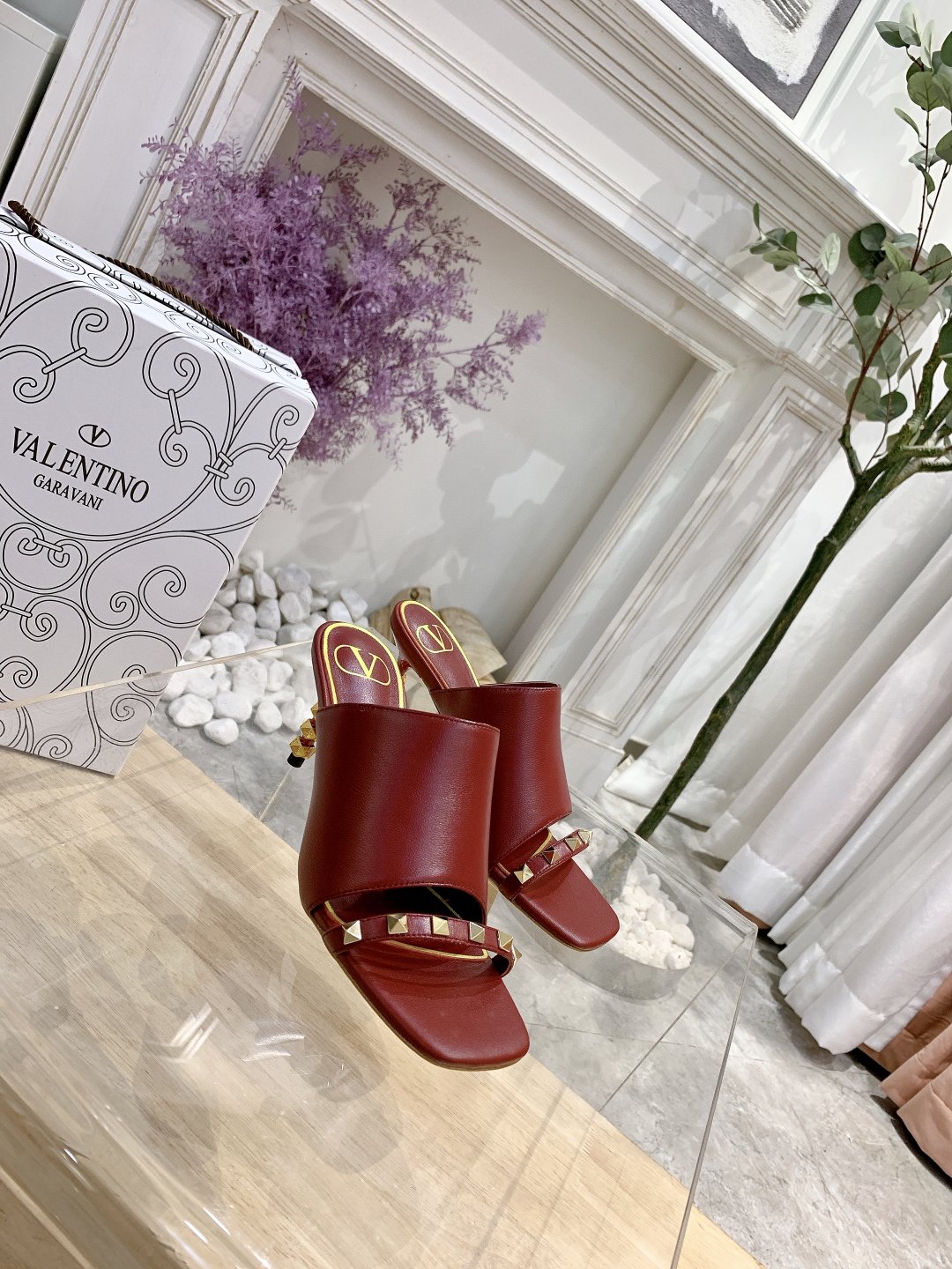 Valentino. Valentino contrarrestar la última serie de detalles perfectos Muy brillante pasarela seri
