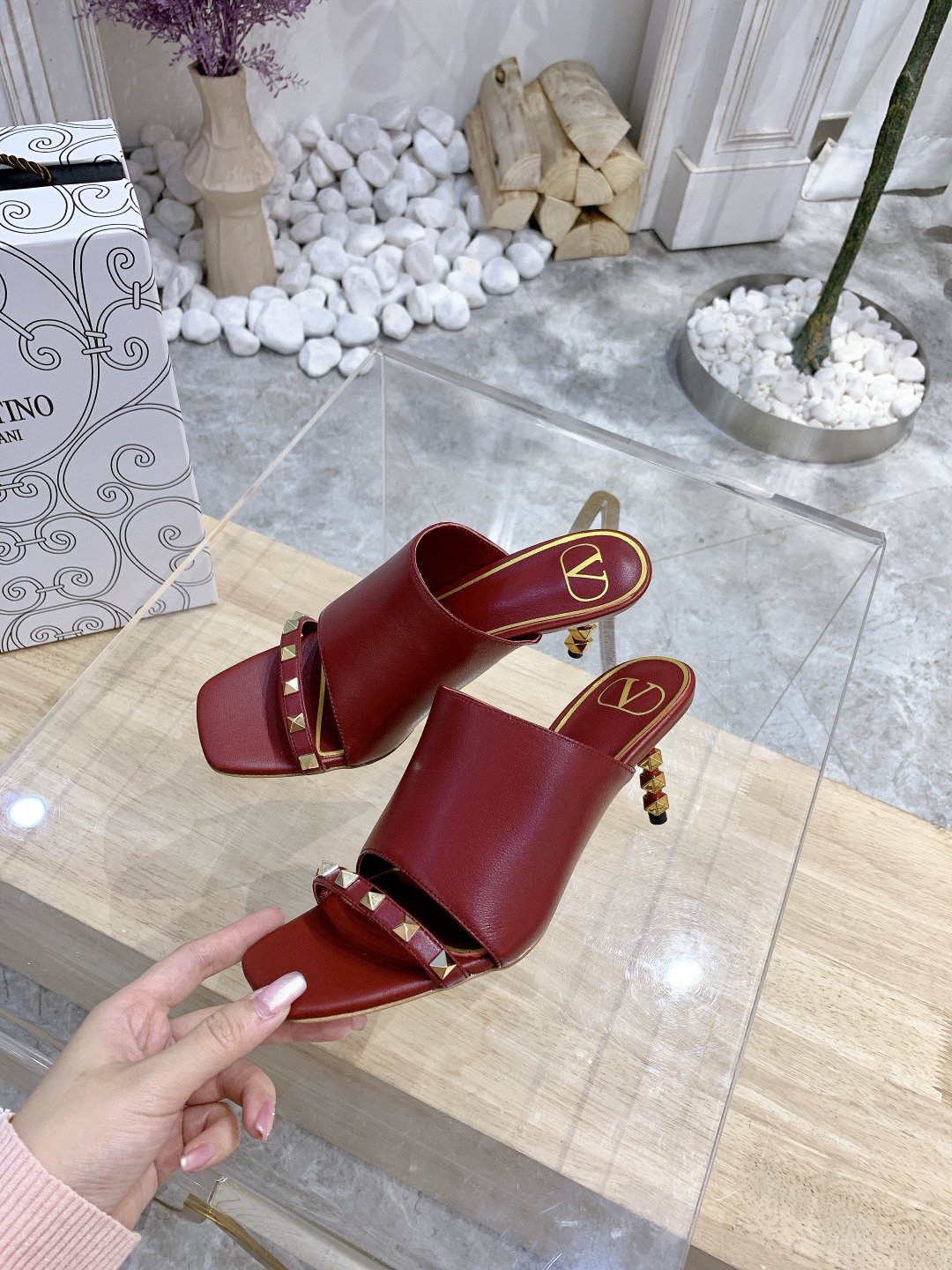 Valentino. Valentino contrarrestar la última serie de detalles perfectos Muy brillante pasarela seri