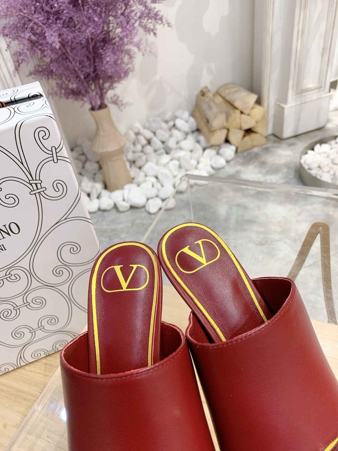 Valentino. Valentino contrarrestar la última serie de detalles perfectos Muy brillante pasarela seri