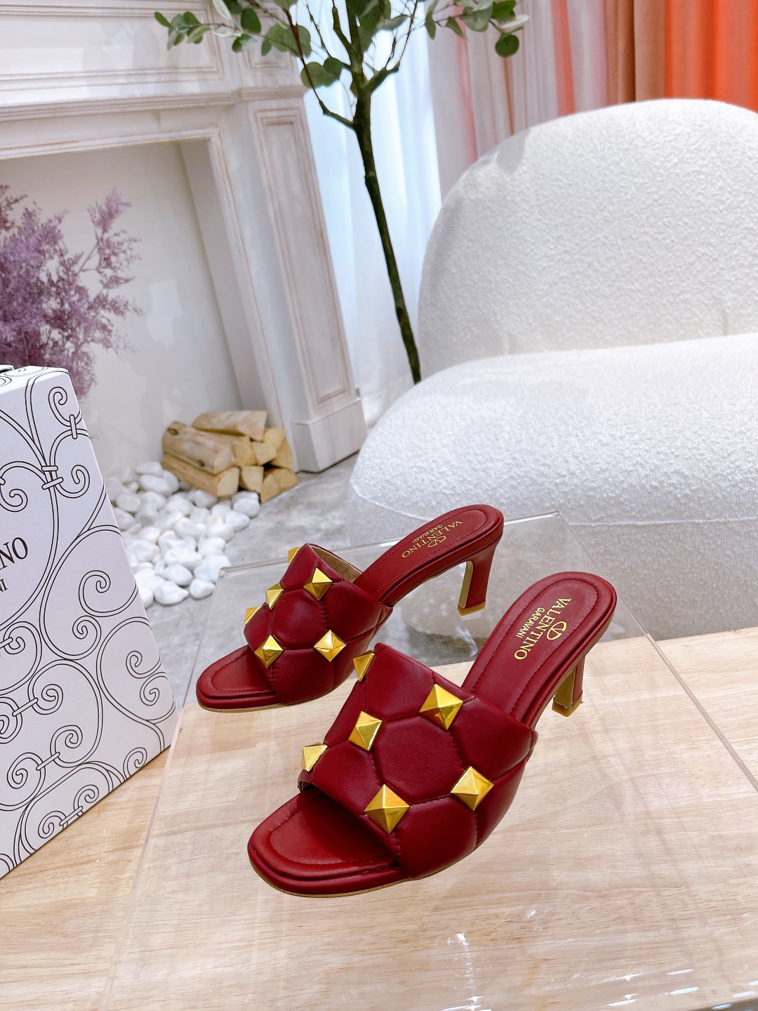Valentino.Valentino remaches zapatillas contrarrestar la última serie de la versión más alta de los 