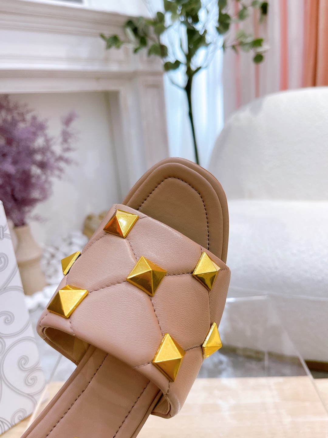 Valentino.Valentino remaches zapatillas contrarrestar la última serie de la versión más alta de los 
