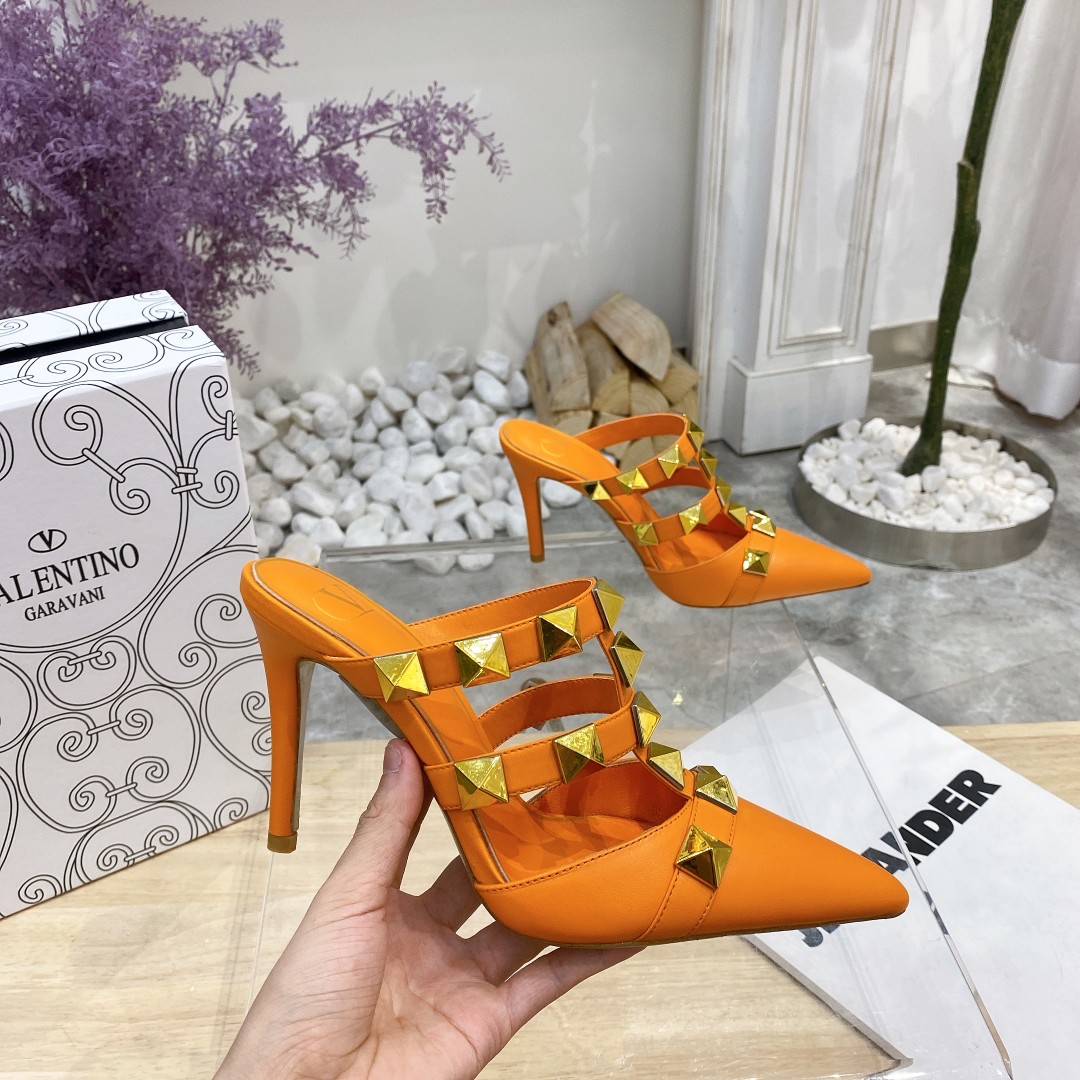 Valentino Valentino primavera y verano nuevos zapatos remachados en el nuevo ------- ¡------- último