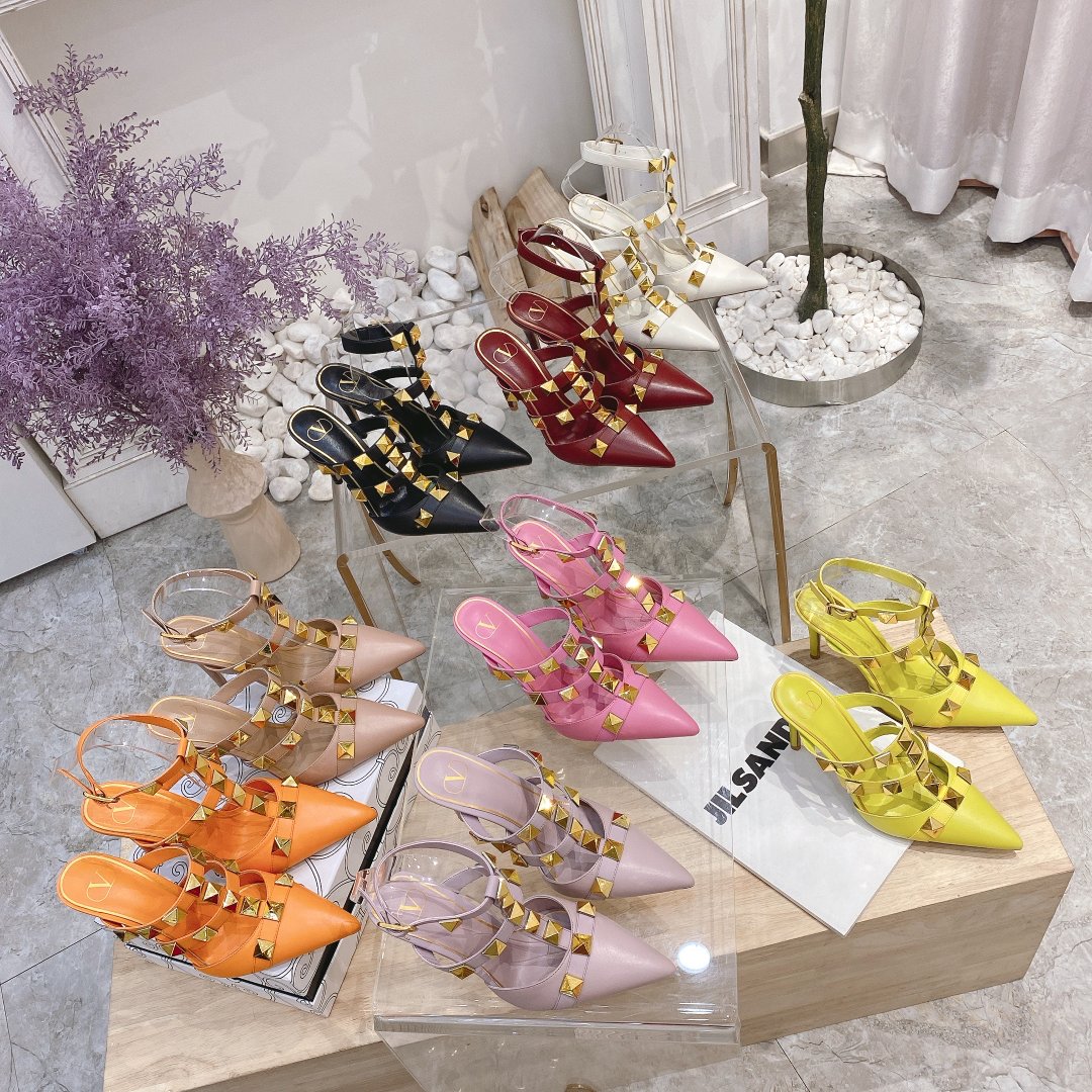 Valentino Valentino primavera y verano nuevos zapatos remachados en el nuevo ------- ¡------- último