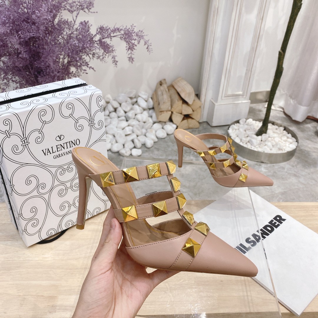 Valentino Valentino primavera y verano nuevos zapatos remachados en el nuevo ------- ¡------- último