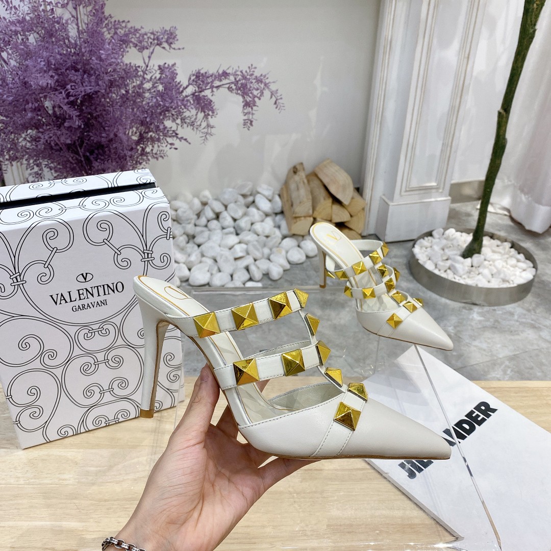 Valentino Valentino primavera y verano nuevos zapatos remachados en el nuevo ------- ¡------- último