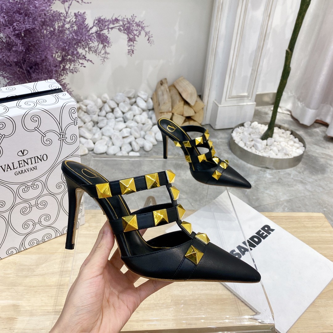 Valentino Valentino primavera y verano nuevos zapatos remachados en el nuevo ------- ¡------- último