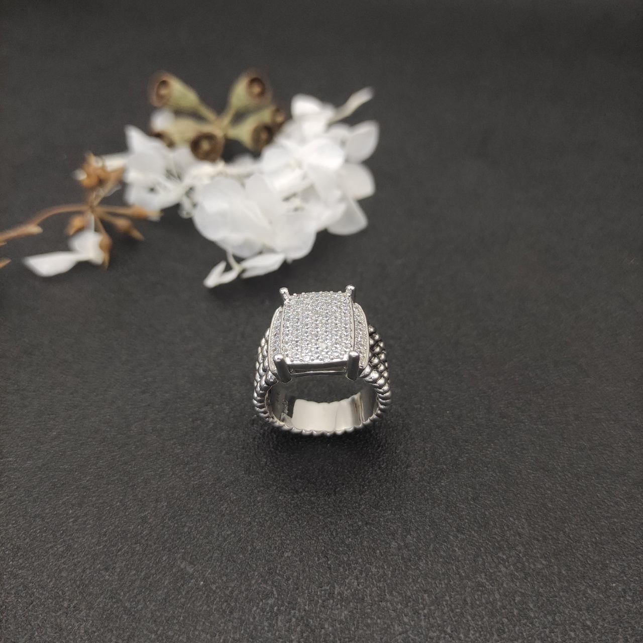 David Yurman Large Nail Ring with Drills, Size 6-9, Available in US Sizes - 图片 3