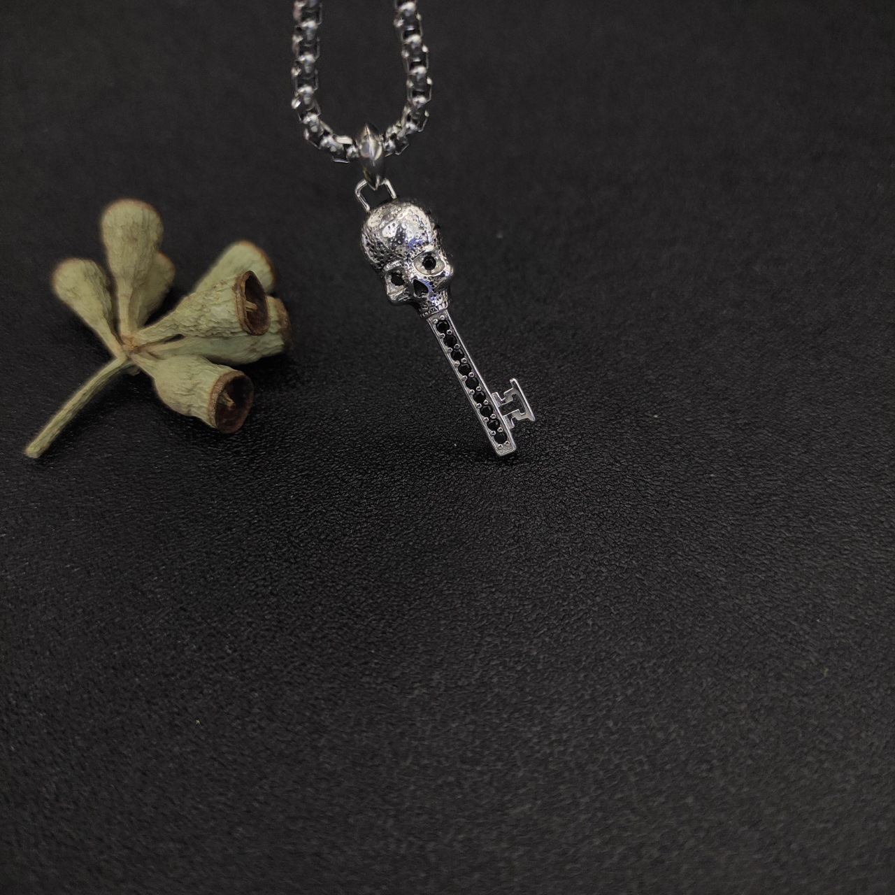 David Jurman Grunt Key Necklace with Adjustable Chain Lengths DYXL-032 - 图片 4