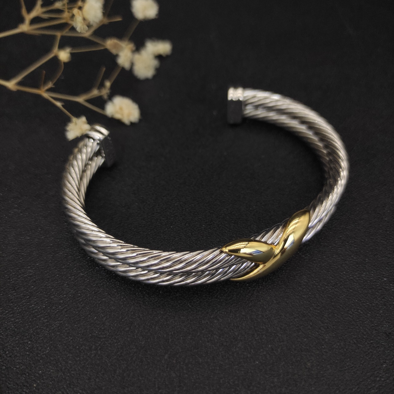 NO:112415,David Yurman 10mmX bracelet. Single X and double X styles. It is recommended to wear a hand circumference of 15-20cm. Number DYSZ-019, DYSZ-020, jewelry quality, bracelet19860909David Yurman 10mmX手镯.单X和双X两个款式.建议适合佩戴的手围15-20cm  编号DYSZ-019、DYSZ-020,饰品精品,bracelet,Jewelry