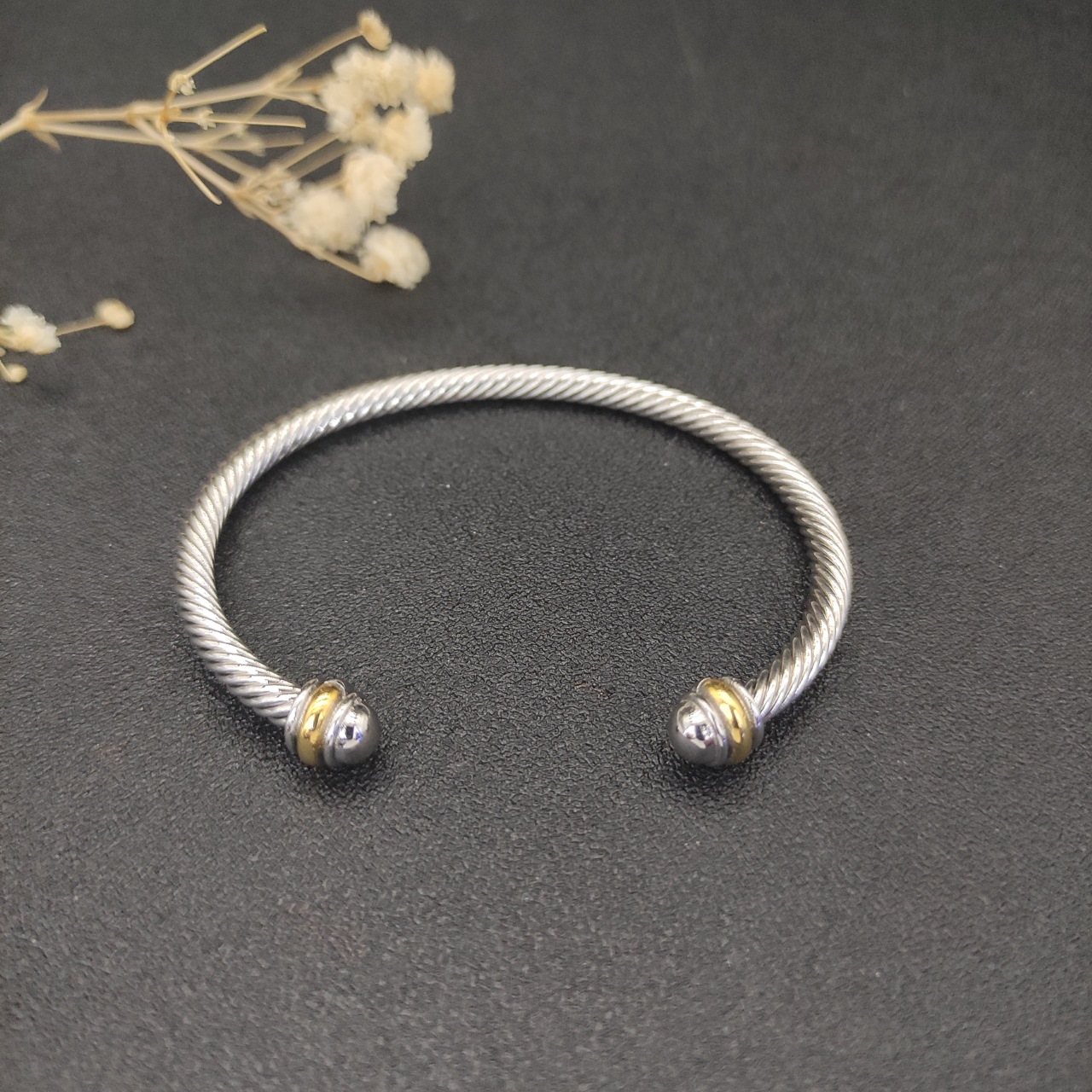 NO:114335,David Yurman 4mm round head color separation bracelet. It is recommended to wear a hand circumference of 15-20cm. Number DYSZ-101, jewelry quality, bracelet19860909David Yurman 4mm圆头分色手镯.建议适合佩戴的手围15-20cm 编号DYSZ-101,饰品精品,bracelet,Jewelry