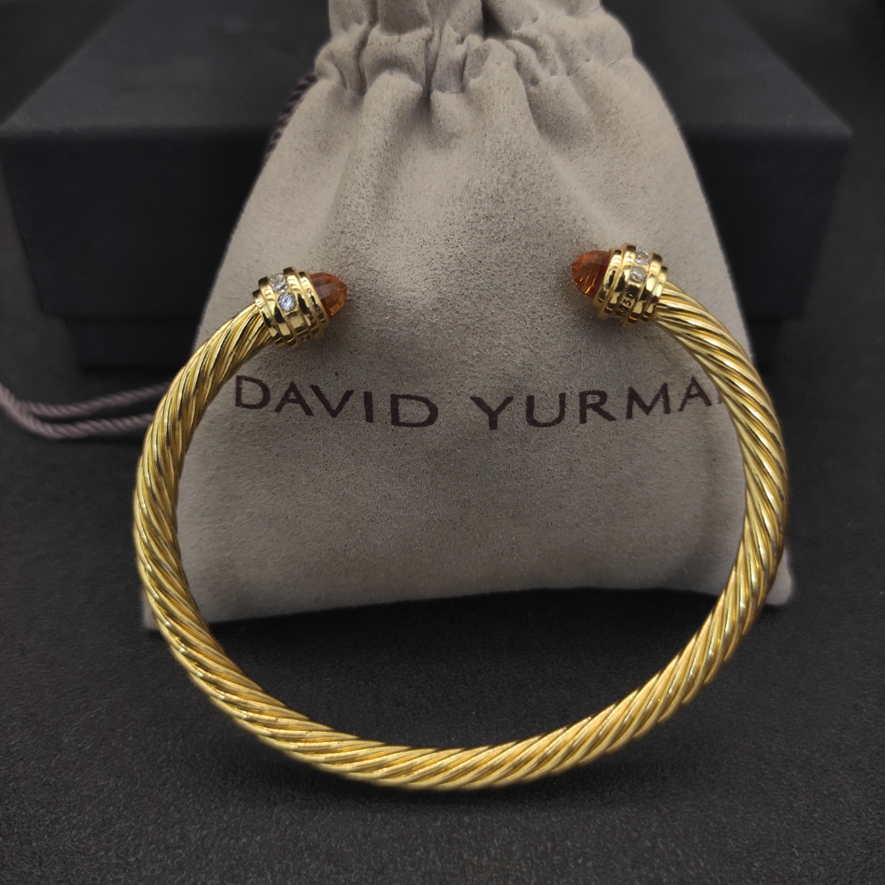 NO:583021,David Yurman 5MM golden champagne diamond bracelet. It is recommended that the suitable hand size is 15-20cm. No. DYSZ-138, fine jewelry, bracelet19860909David Yurman 5MM金色带钻香槟钻手镯.建议适合佩戴的手围15-20cm 编号DYSZ-138,饰品精品,bracelet,Jewelry