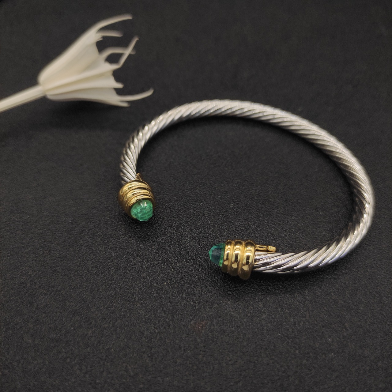 NO:108360,David Yurman 5MM gold-headed blue diamond bracelet.. It is recommended to wear a hand circumference of 15-20cm, jewelry quality, bracelet19860909David Yurman 5MM金头蓝钻手镯..建议适合佩戴的手围15-20cm,饰品精品,bracelet,Jewelry