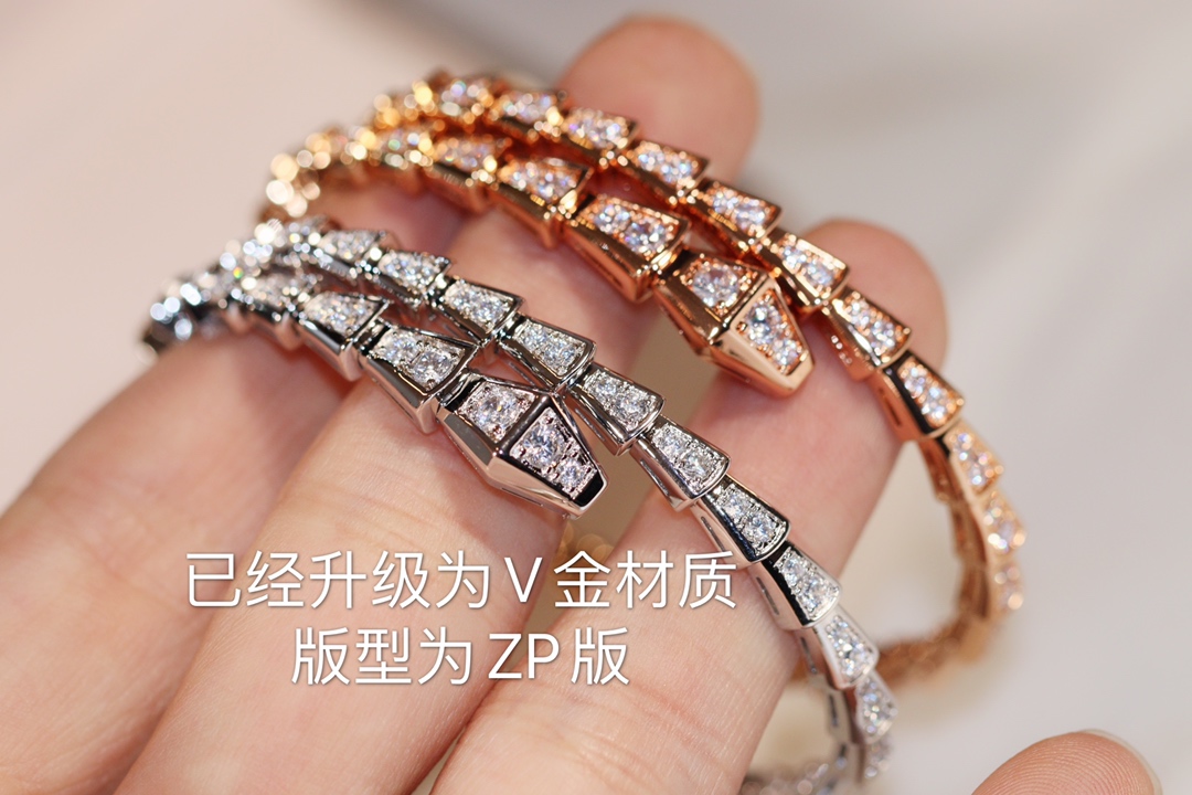 批发价💰230
极力推荐🎉BV弹力蛇手镯！
zp16w+  真金真钻，
咱家通体V金材质 升级为ZP版型
独家采用顶级进口弹片，既体现了蛇的灵性，也能轻松佩戴，就是生产太磨人，
专柜码数M