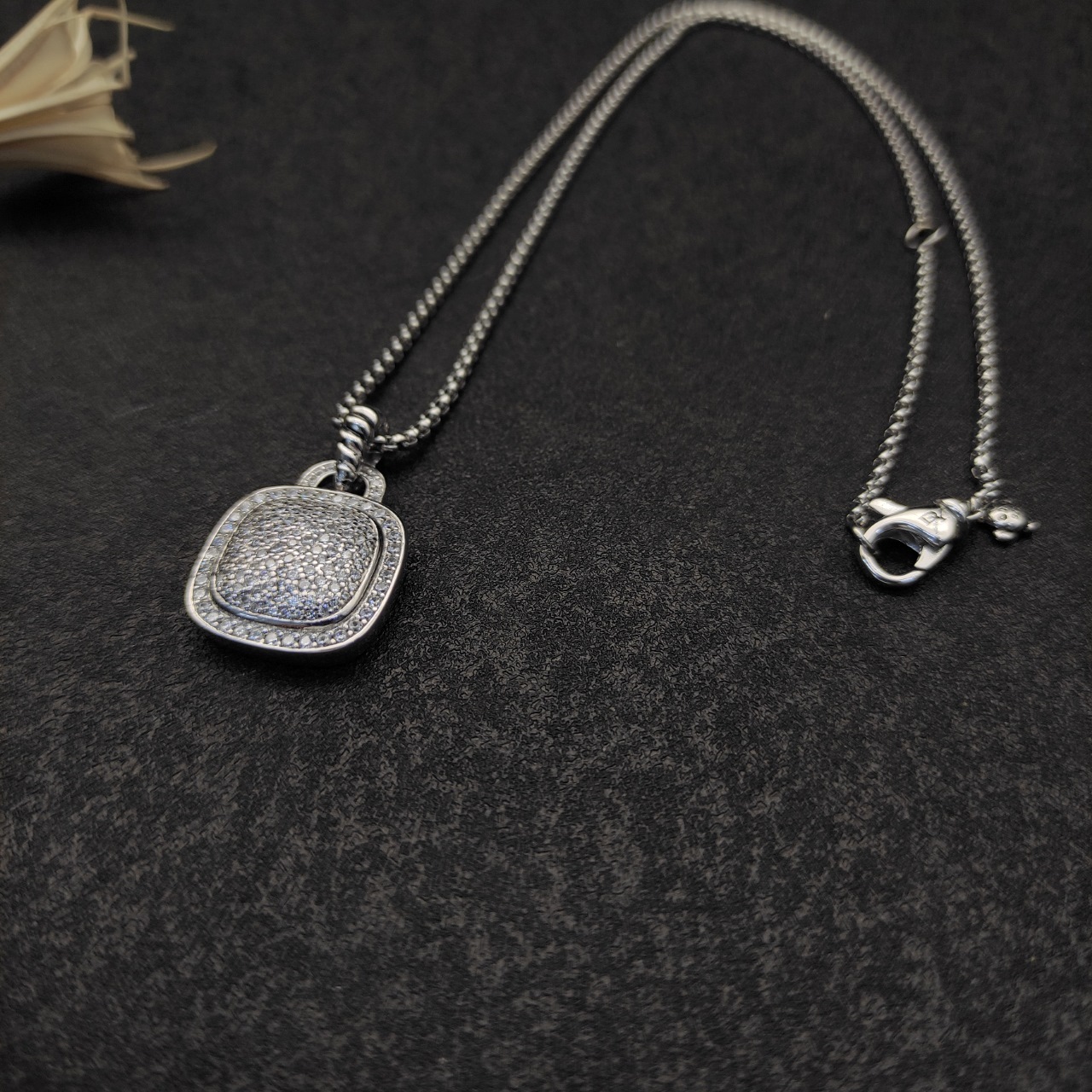NO:112397,New. David Yurman silver 18mm square diamond full-diamond necklace. Type style. Chain thick 2mm, length 45 5cm delay chain No. DYXL-085, jewelry quality, necklace19860909上新.David Yurman 银色18mm四方钻满钻项链.种款式.链条粗2mm,长度45 5cm延迟链 编号DYXL-085,饰品精品,necklace,Jewelry