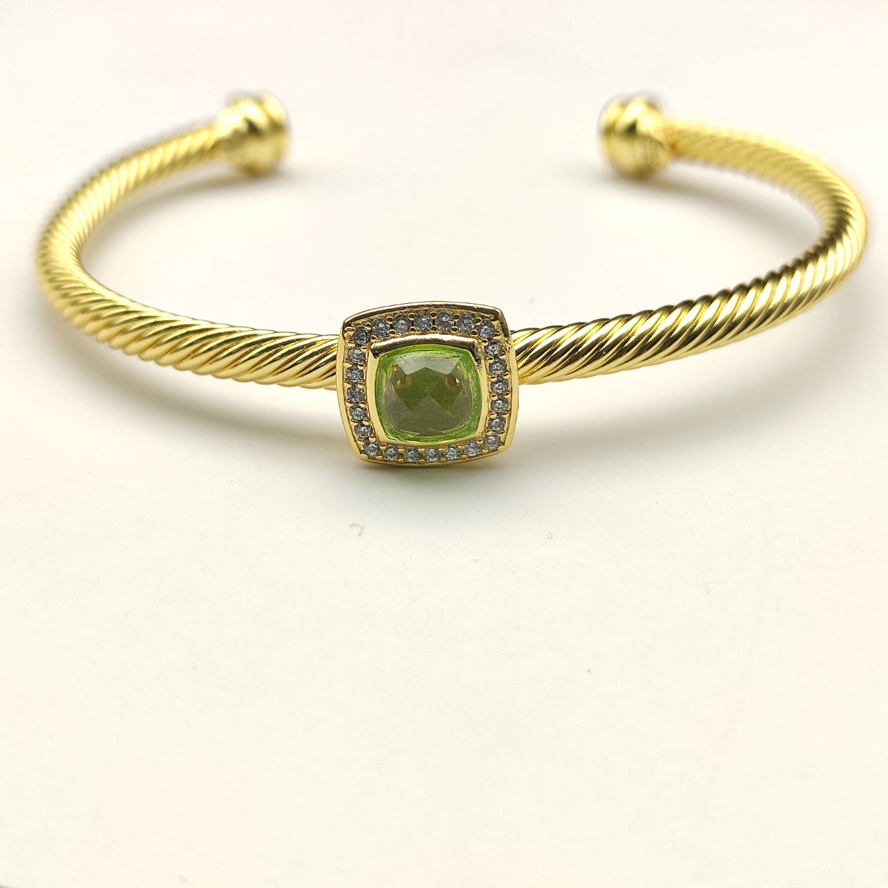 NO:112401,David Yurman 4mm gold square diamond bracelet, purple, red, blue, black, yellow, champagne, green, white agate, and white diamonds. It is recommended to wear a hand circumference of 15-20cm. Number DYSZ-191-199, jewelry quality, bracelet, gold19860909David Yurman 4mm黄金色四方钻纽线手镯 紫、红、蓝、黑、黄、香槟、绿、白玛瑙、白钻九种款式.建议适合佩戴的手围15-20cm 编号DYSZ-191-199,饰品精品,bracelet,gold,Jewelry