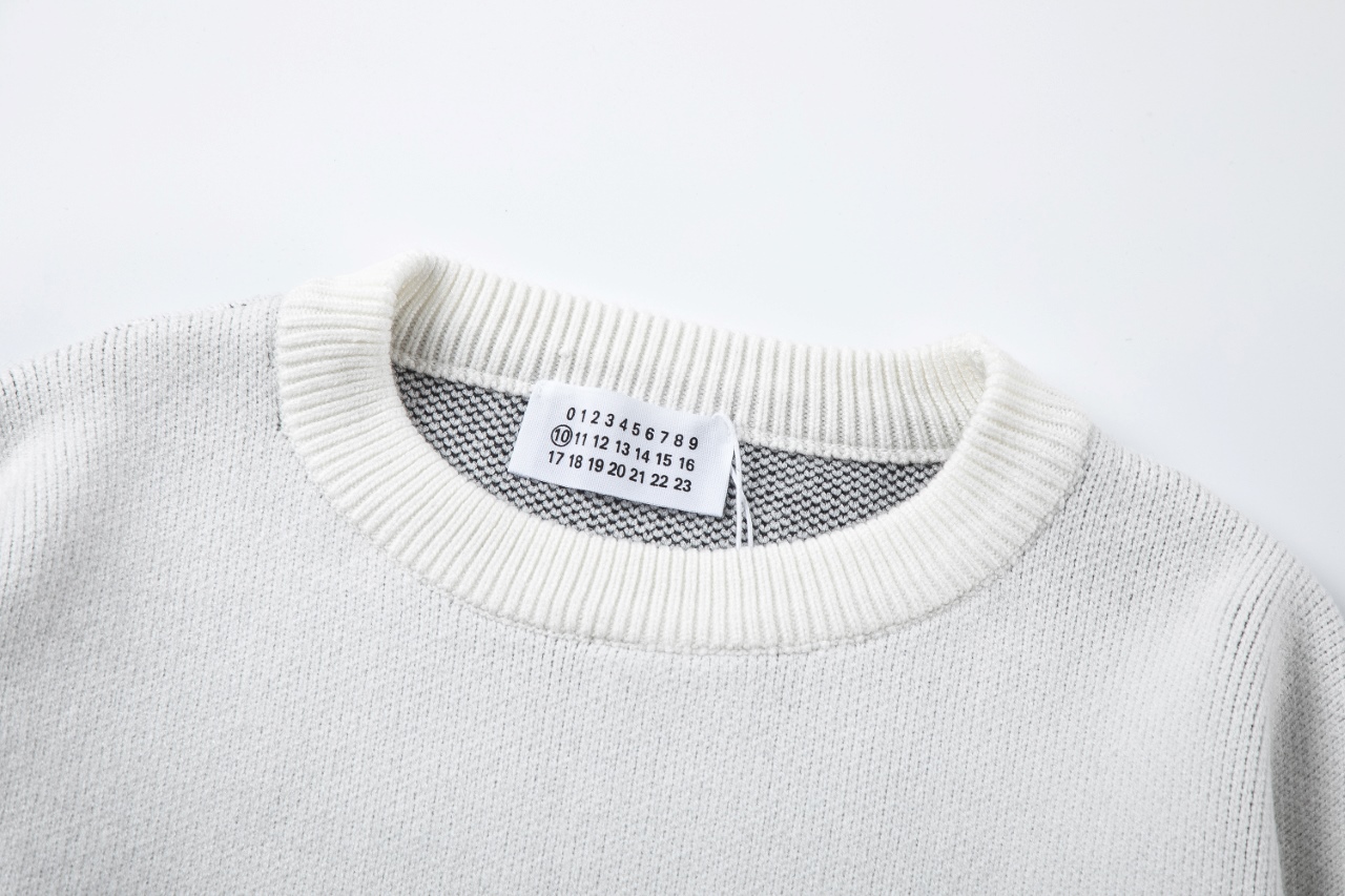Maison Margiela MM66 Round Collar Sweater: Soft, Durable, Loose Fit, White, XS-L. - 图片 3