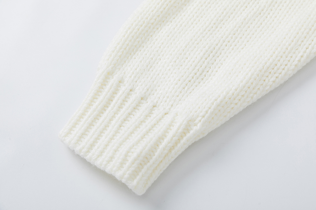 Miumiu’s New Letter Logo Embroidered Fragrance Knitwear: Quality and Elegance Combined - 图片 8