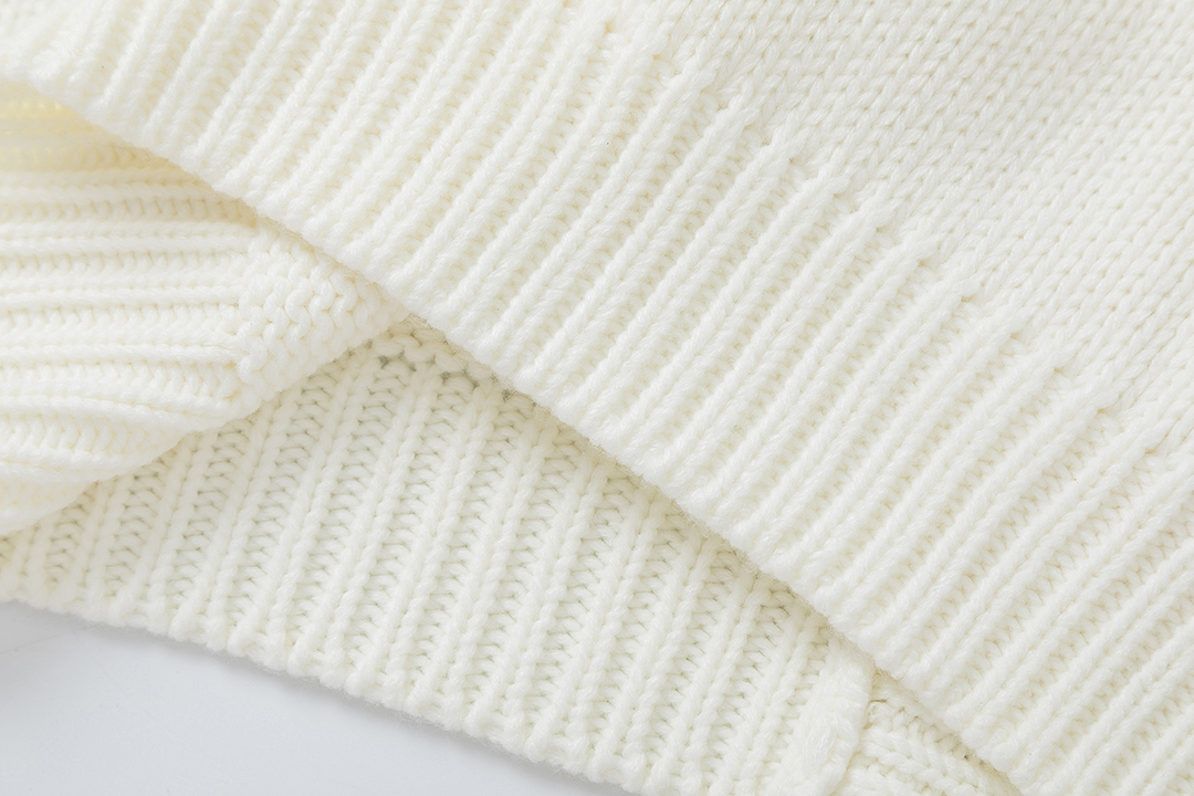 Miumiu’s New Letter Logo Embroidered Fragrance Knitwear: Quality and Elegance Combined - 图片 9