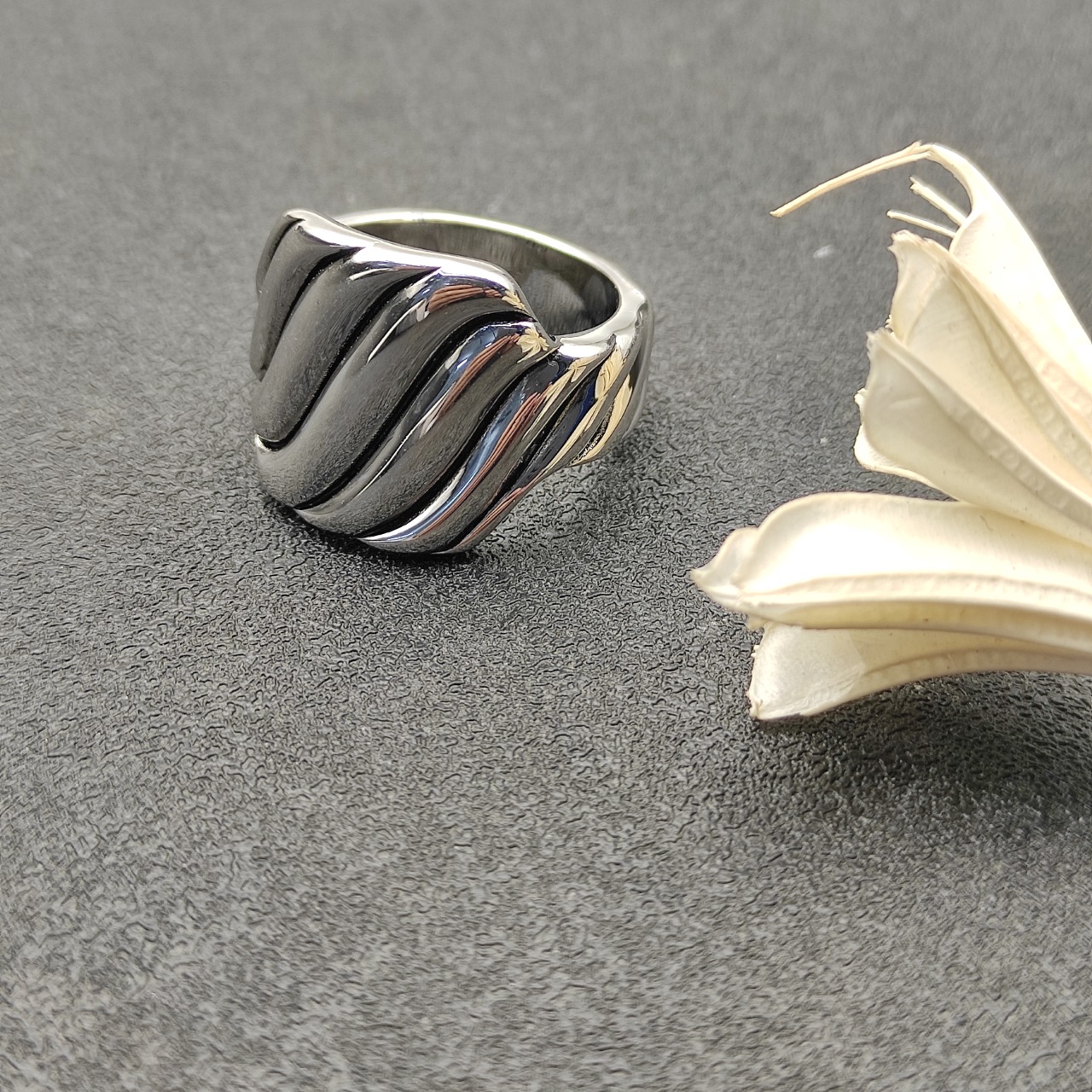 David Yurman 17mm Silver Wave Ring Size 6-9, Item No. DYJZ-059. - 图片 5