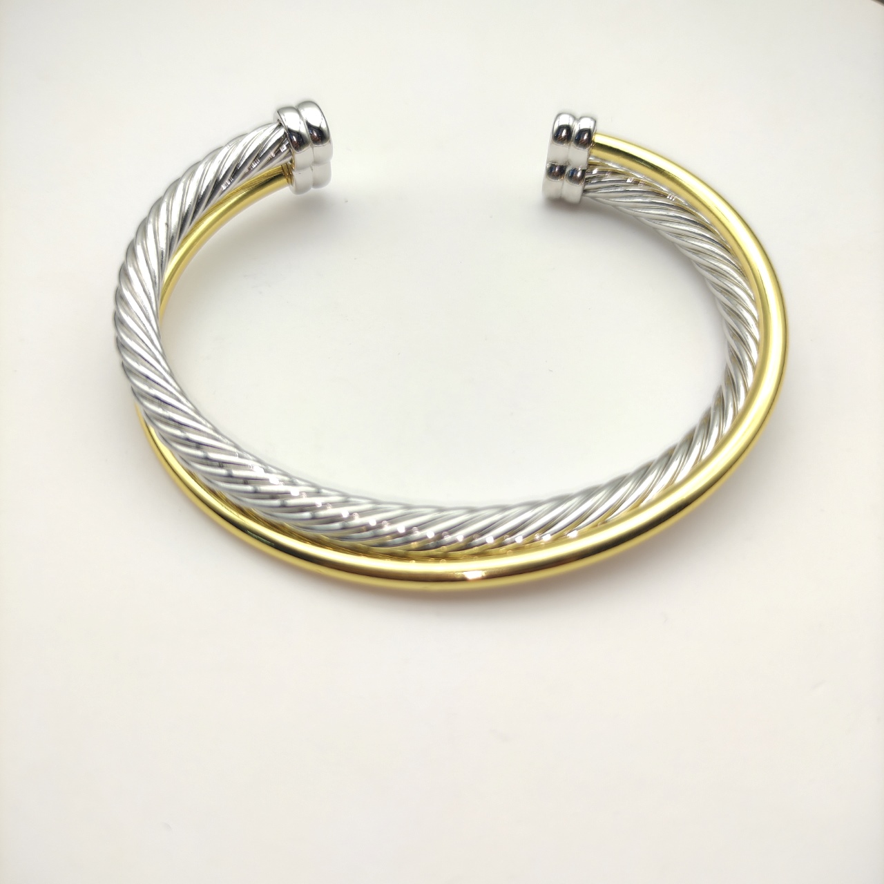 NO:110748,David Yurman 3 5mm cross bracelet. It is recommended to wear a hand circumference of 16-20cm. Number DYSZ-187, jewelry quality, bracelet19860909David Yurman 3 5mm 纽线交叉手镯.建议适合佩戴的手围16-20cm 编号DYSZ-187,饰品精品,bracelet,Jewelry