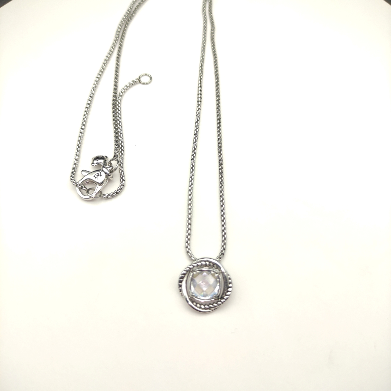 NO:108379,David Yurman main stone 7mm line four-square diamond necklace white diamond. Chain thickness 1.5mm, length 45 5cm delay chain, jewelry quality, necklace19860909David Yurman 主石7mm纽线四方钻项链白钻.链条粗1.5mm,长度45 5cm延迟链,饰品精品,necklace,Jewelry