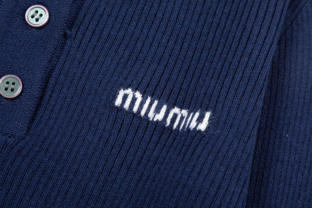 Miumiu’s New Letter Logo Embroidered Fragrance Knitwear with Quality and Style - 图片 5