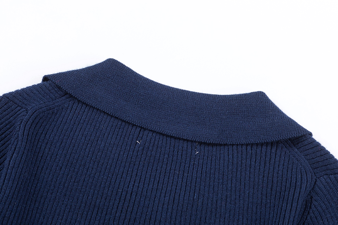 Miumiu’s New Letter Logo Embroidered Fragrance Knitwear with Quality and Style - 图片 7