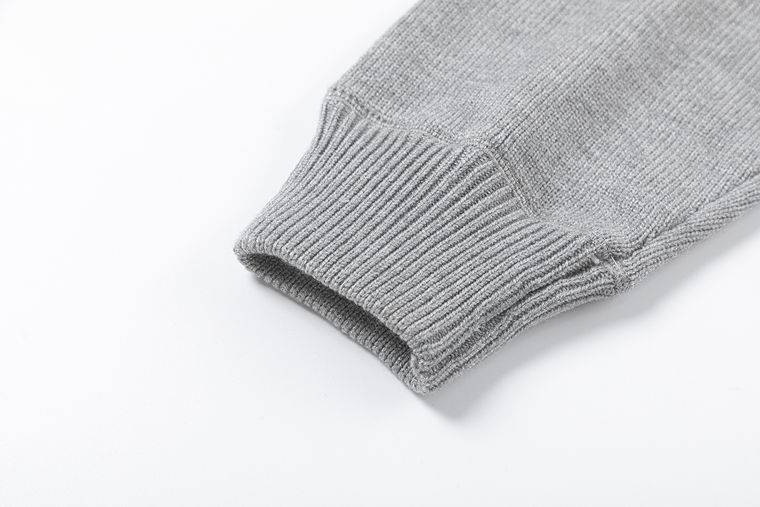 Miumiu’s New Letter Logo Embroidered Fragrance Knitwear: Quality and Elegance in Design. - 图片 5