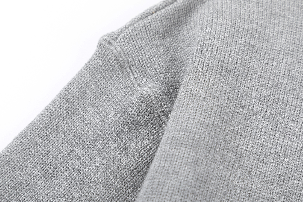 Miumiu’s New Letter Logo Embroidered Fragrance Knitwear: Quality and Elegance in Design. - 图片 8