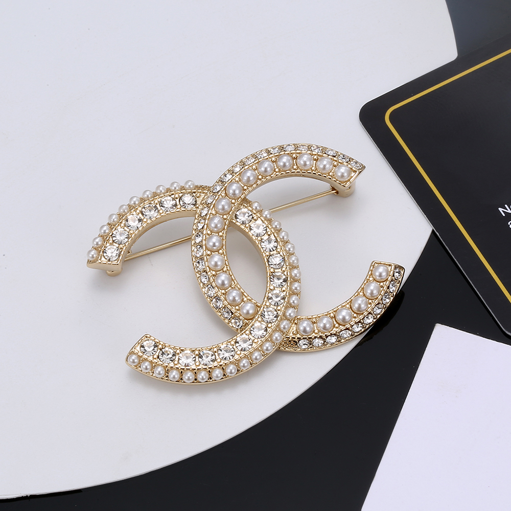  小香 Chanel 火爆  胸针 最高代购级别   最具味道的满钻胸针brooch     实物赞爆了