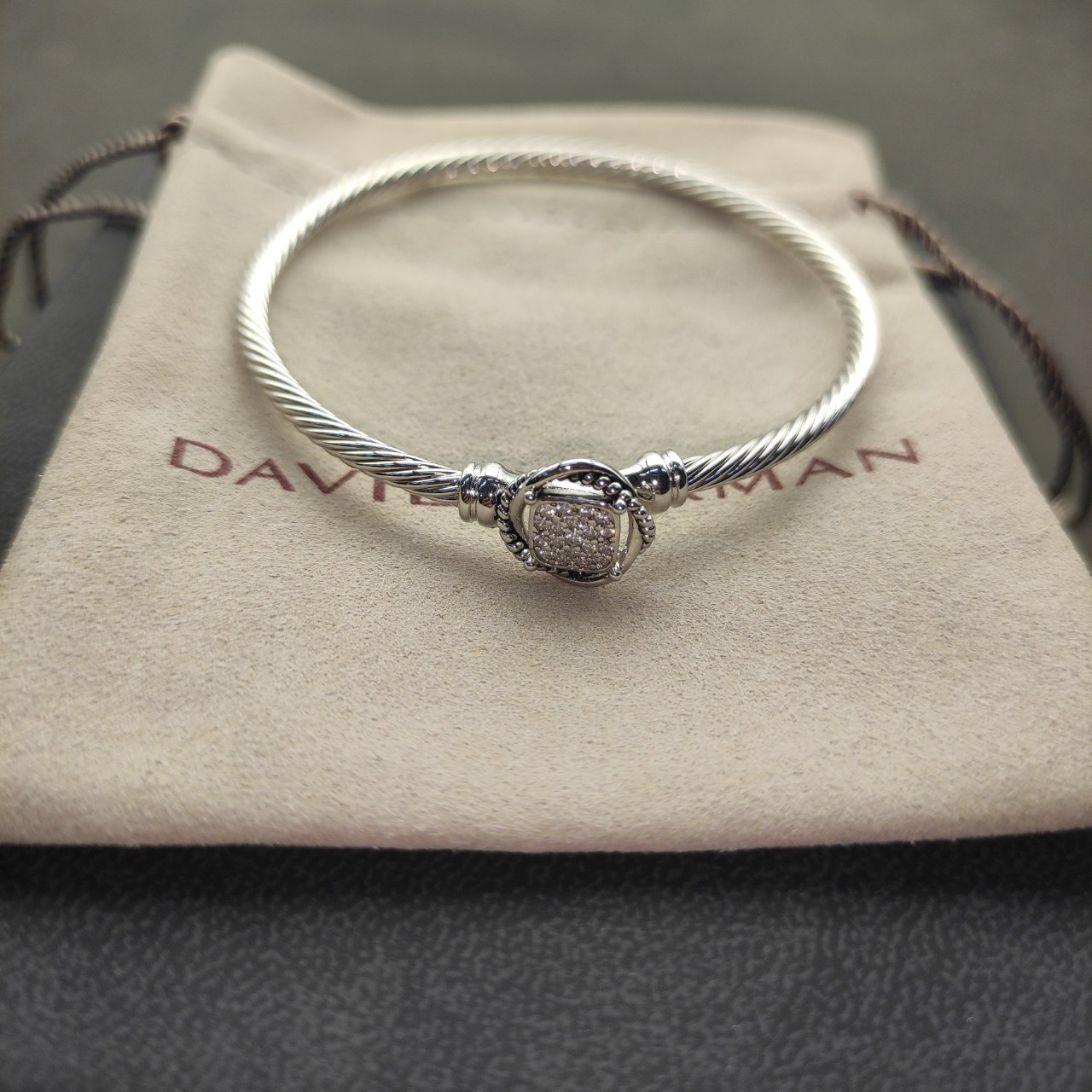 NO:110744,New David Yurman 3mm Newline Four-Square Diamond Full Diamond Bracelet, size 17cm and 19cm, recommended hand circumference suitable for wearing 15-18cm Number DYSZ-203-204, jewelry quality, bracelet19860909上新 David Yurman 3mm纽线四方钻满钻手镯,尺寸17cm和19cm两个尺寸,建议适合佩戴的手围15-18cm 编号DYSZ-203-204,饰品精品,bracelet,Jewelry