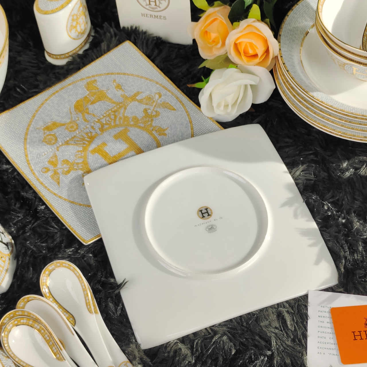Hermès Maison Lifestyle Luxury Home Decor Blanket Tableware Bedding 8