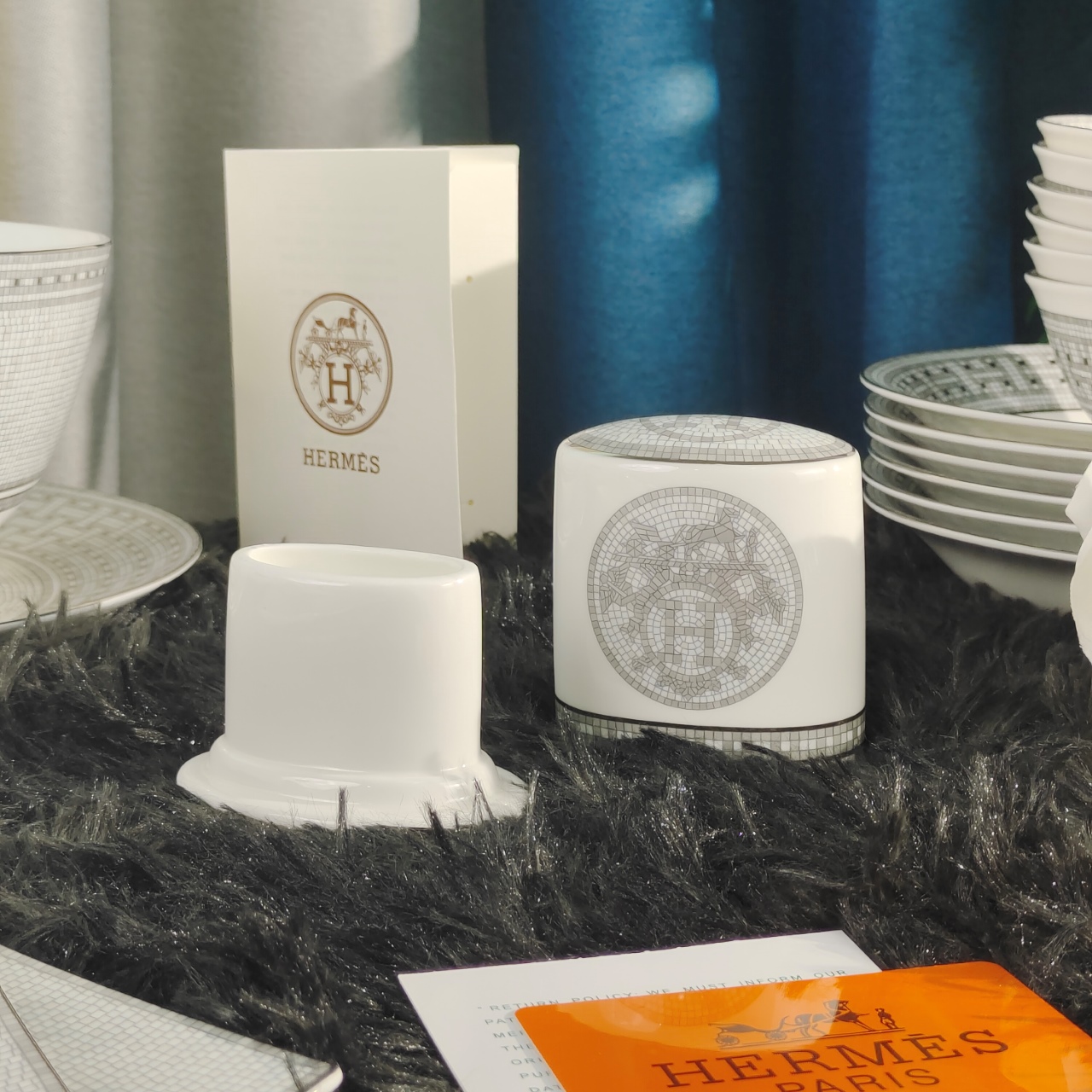 Hermès Maison Lifestyle Luxury Home Decor Blanket Tableware Bedding 8