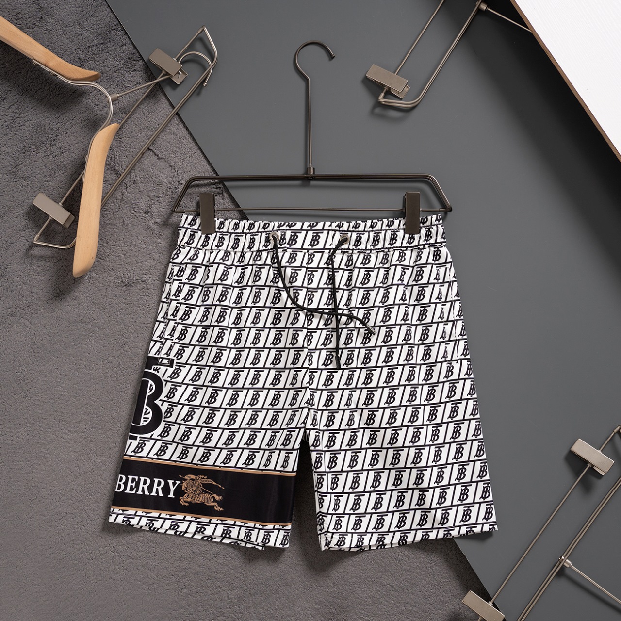 Burberry Burberry巴宝莉 印花休闲沙滩短裤