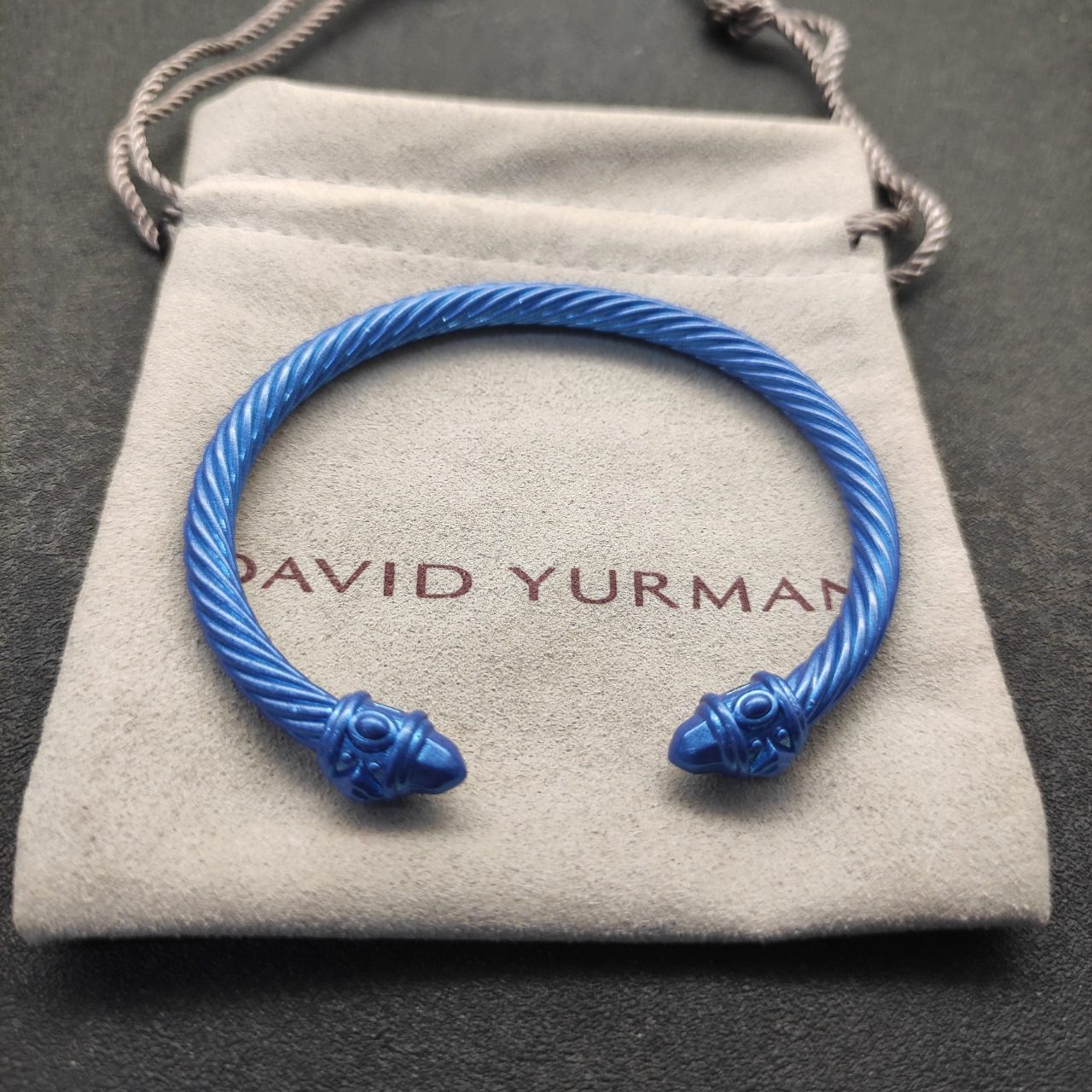NO:555523,New David Yurman 5mm color spray-painted dark blue bracelet. It is recommended that the suitable hand size is 16-20cm. No. DYSZ-217, jewelry boutique, bracelet19860909上新 David Yurman 5mm彩色喷漆深蓝色手镯.建议适合佩戴的手围16-20cm 编号DYSZ-217,饰品精品,bracelet,Jewelry
