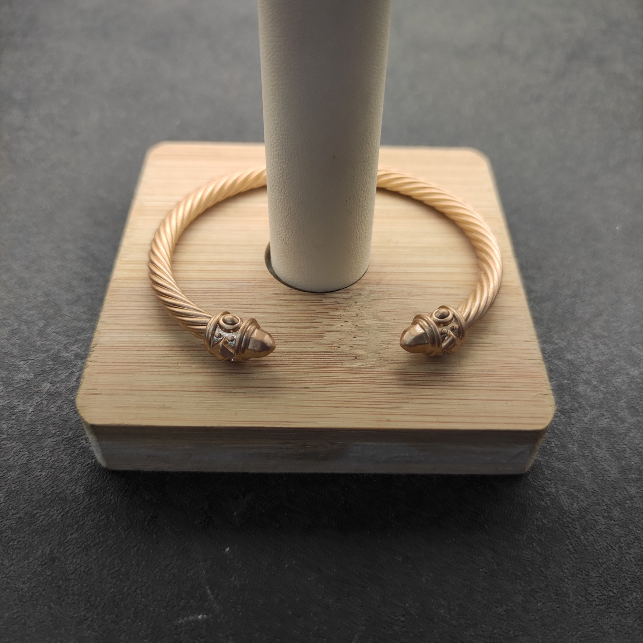 NO:555559,New David Yurman 5mm color spray-painted brown bracelet. Recommended for hand size 16-20cm. No. DYSZ-220, fine jewelry, bracelet19860909上新 David Yurman 5mm彩色喷漆棕色手镯.建议适合佩戴的手围16-20cm 编号DYSZ-220,饰品精品,bracelet,Jewelry