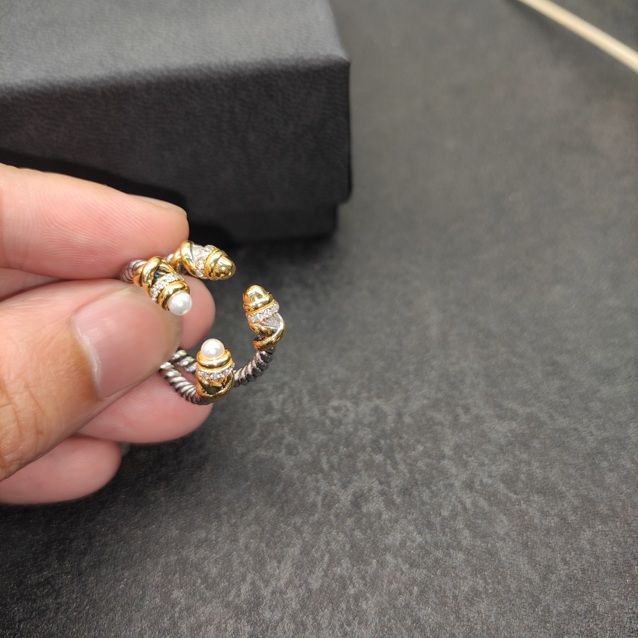 David Yurman Pearl Circle Ring in Wire Entangled Style, Sizes 6-9, Dimensions: 4 Beauties - 图片 4